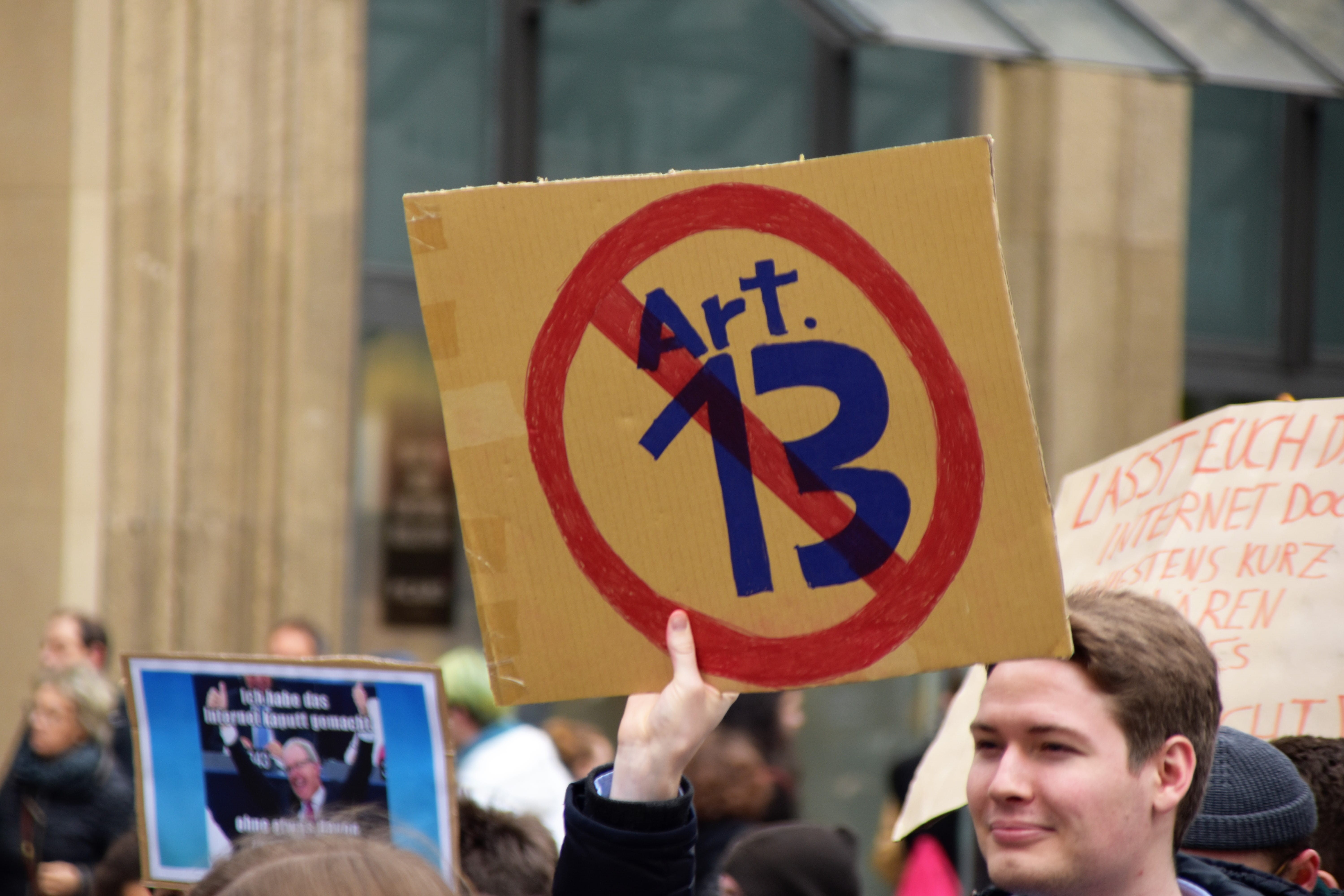 adult, activist, western script, signboard, government, human, 5K, political, art, sign, parade, men, protestor, mönckebergstraße 19, word, holding, building exterior, HD Wallpaper