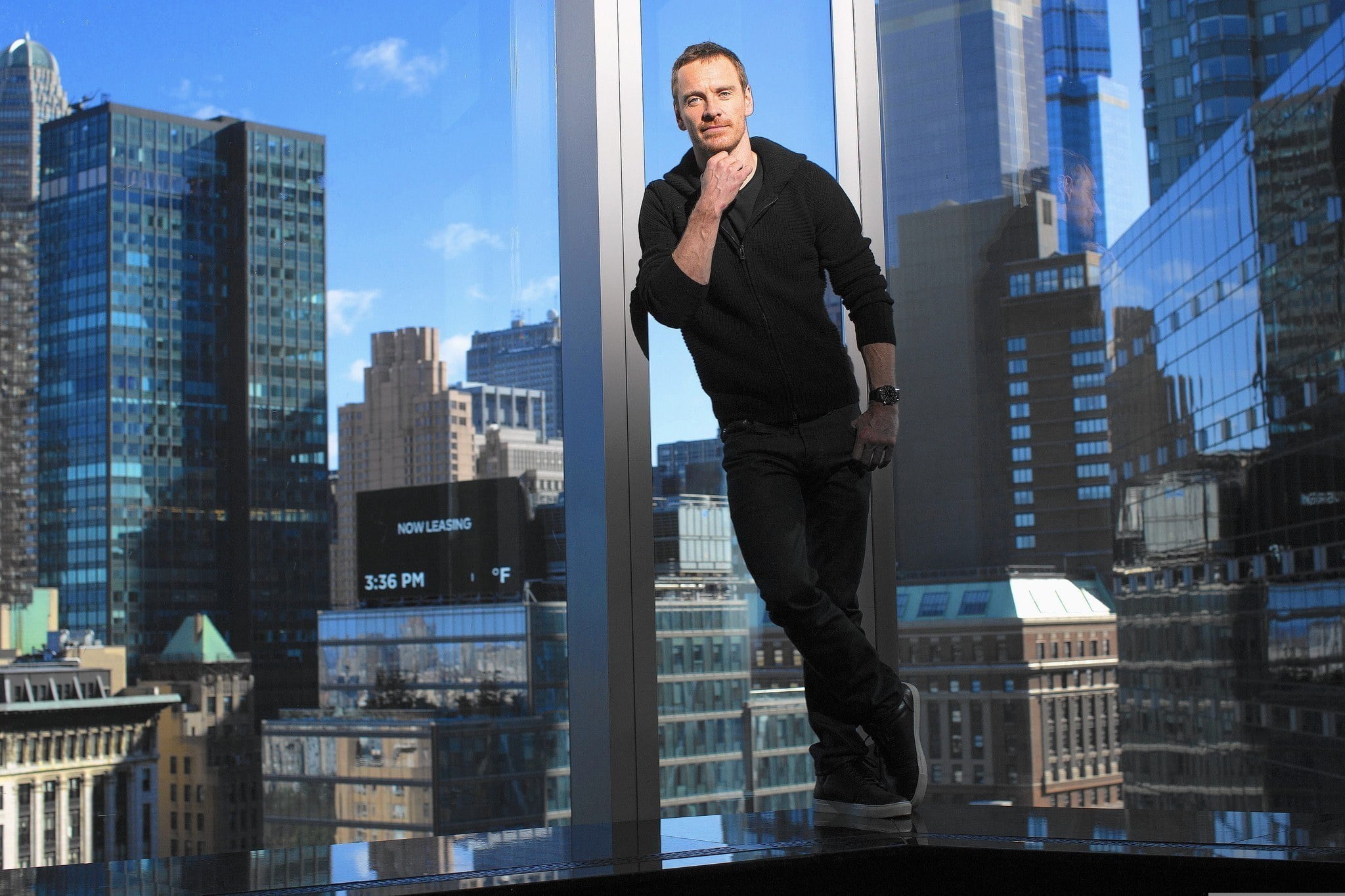 architecture, young Men, downtown District, fassbender, businessman, skyscraper, photoshoot, building, looking Away, cheerful, financial District, city, HD Wallpaper