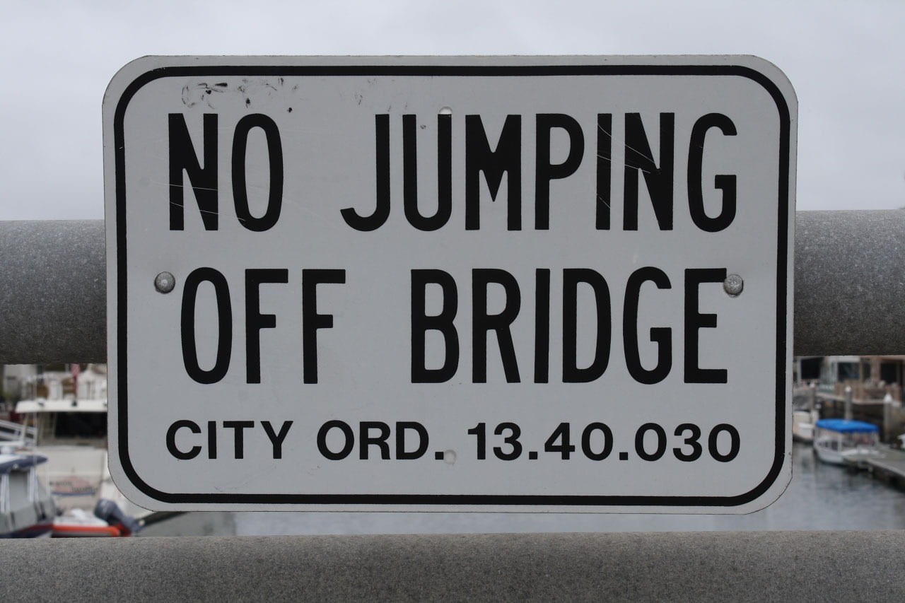 law, jumping, message, nature, bridge, western script, beware, city, danger, no people, guidelines, adherence, outdoors, ordinance, safety, yield, regulate, HD Wallpaper