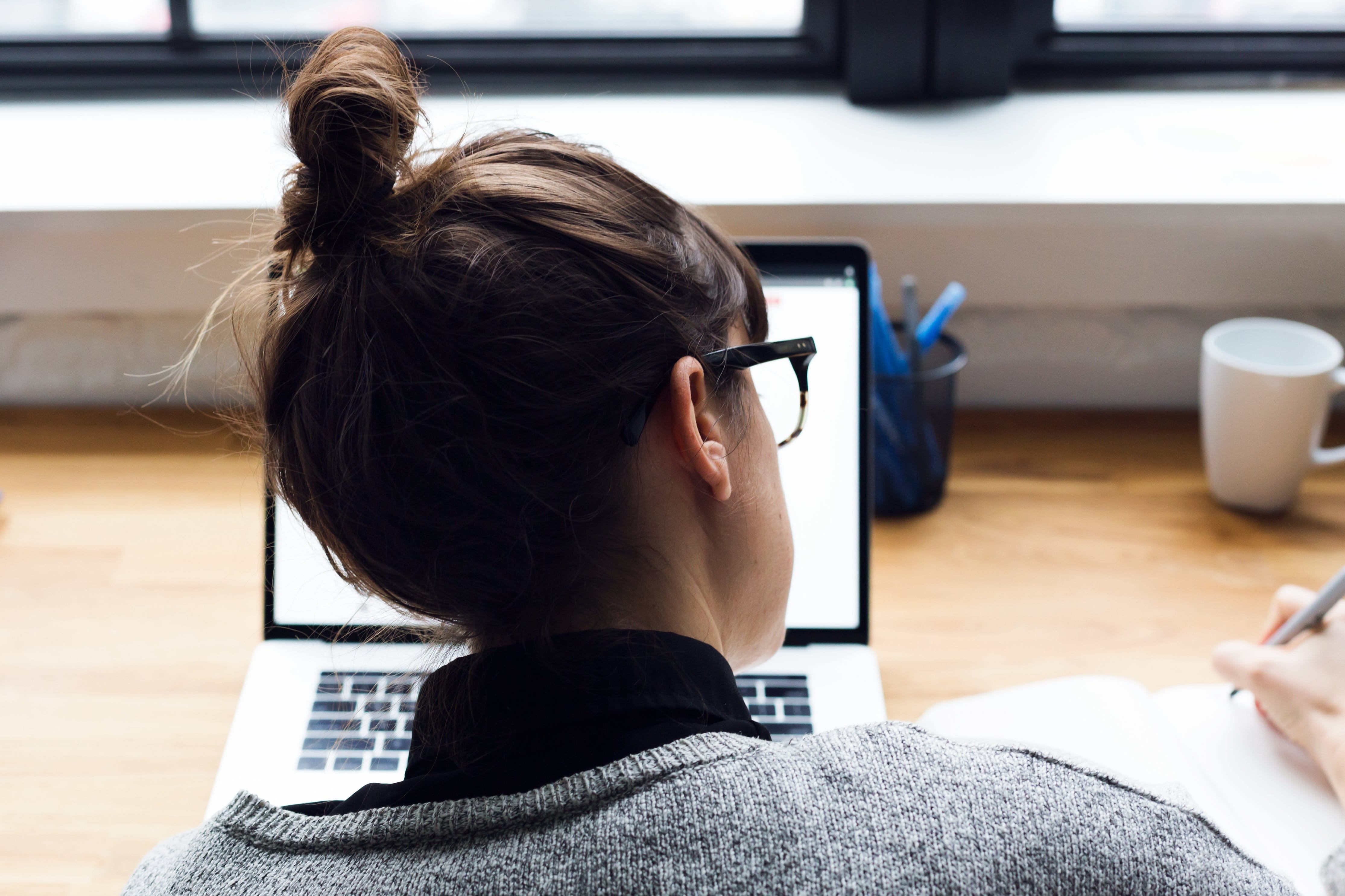focus on foreground, Laptop, headshot, notes, holding, Computer, wireless technology, one person, casual clothing, female, photo, browsing, rear view, Books, HD Wallpaper