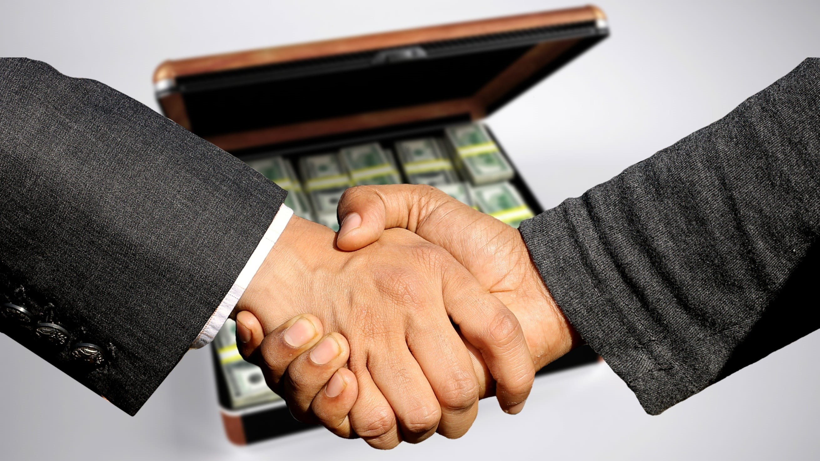 corporate business, real people, human body part, trade, 2K, adult, human hand, indoors, sell, business, contract, shopping, dollar, people, control, businessman, HD Wallpaper