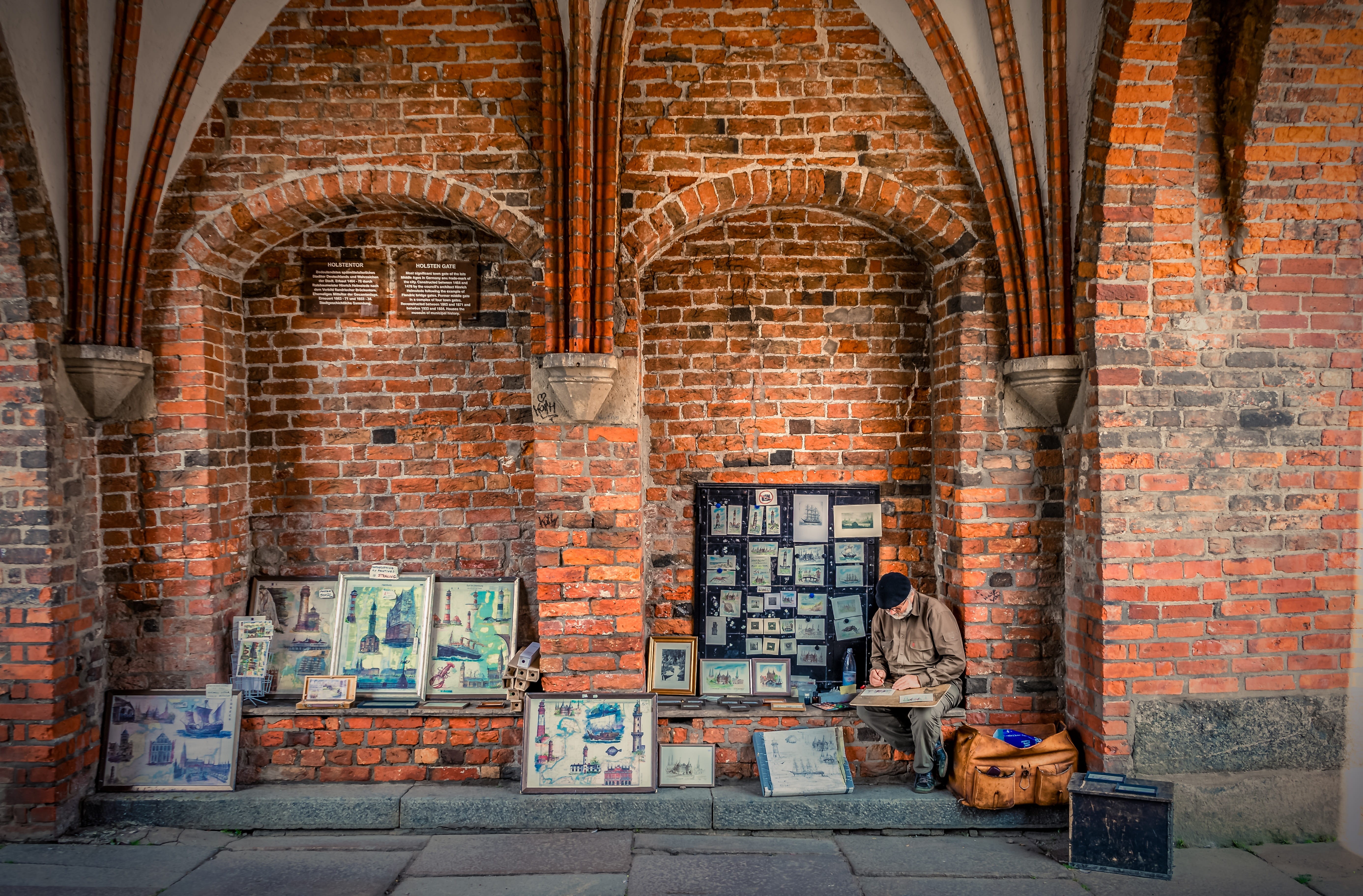 building exterior, lübeck, outdoors, built structure, architecture, window, no people, away, entrance, graffiti, wall - building feature, artists, brick wall, HD Wallpaper