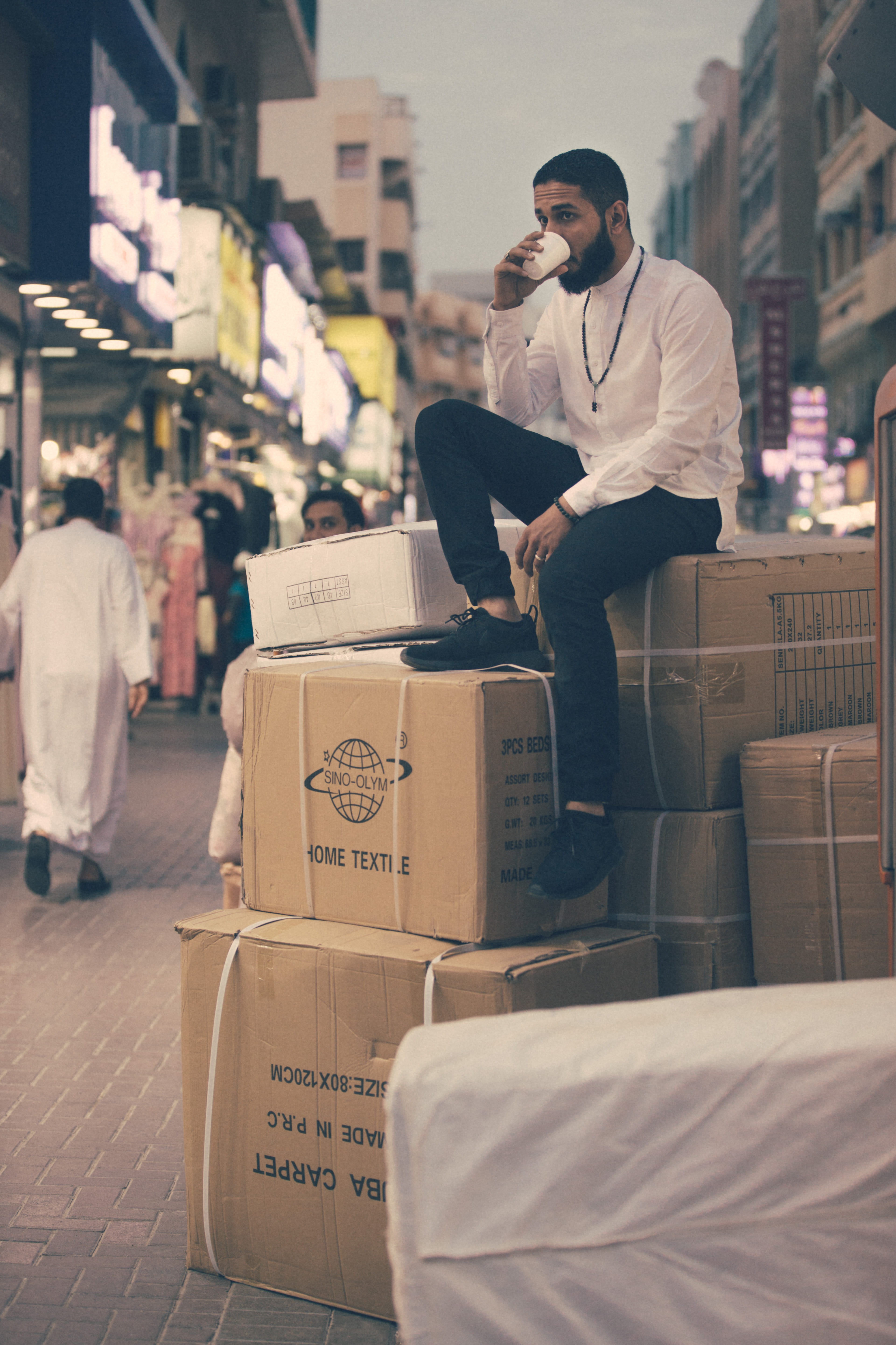 communication, western script, box - container, container, street, trader, architecture, urban, incidental people, real people, 5K, cardboard box, text, Phone HD Wallpaper