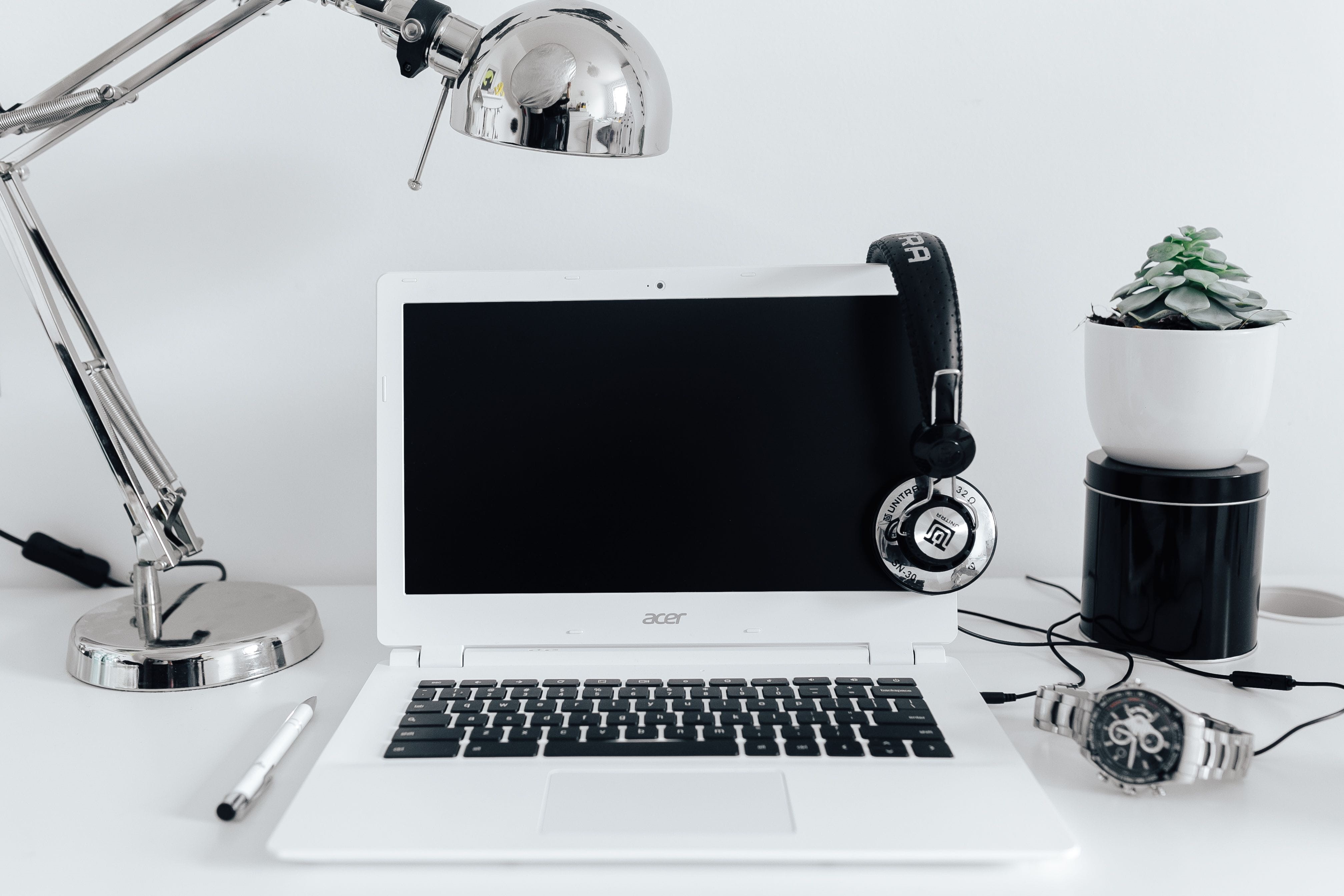 contemporary, desk design, workspace, furniture, copy space, computer, no people, 4K, technology, office, study, modern, scandi, computer mouse, electric lamp, HD Wallpaper