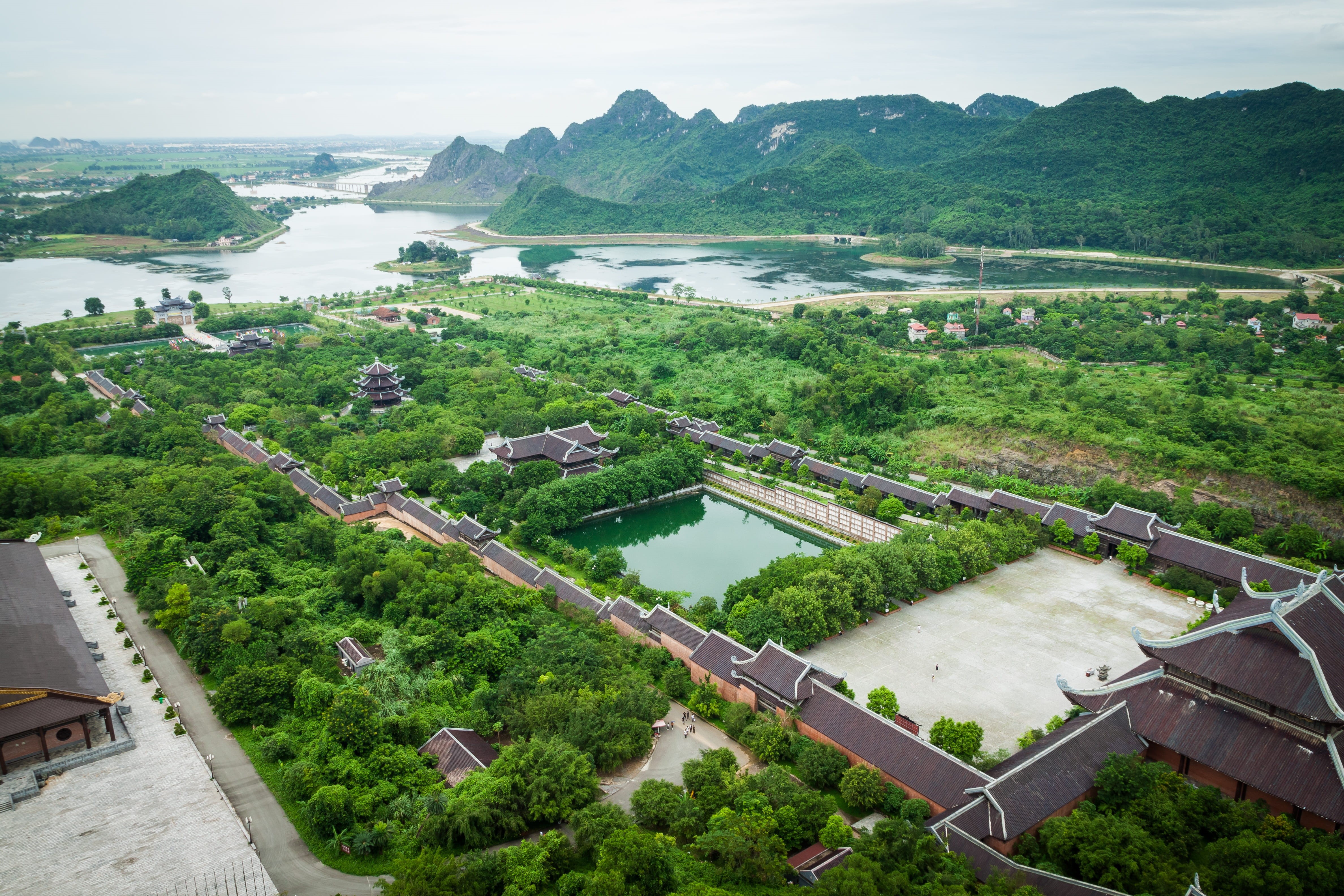 green color, tree, tranquil scene, travelling, security affairs, temple, plant, scenics - nature, day, 4K, beauty in nature, sky, water, river, vietnam, HD Wallpaper