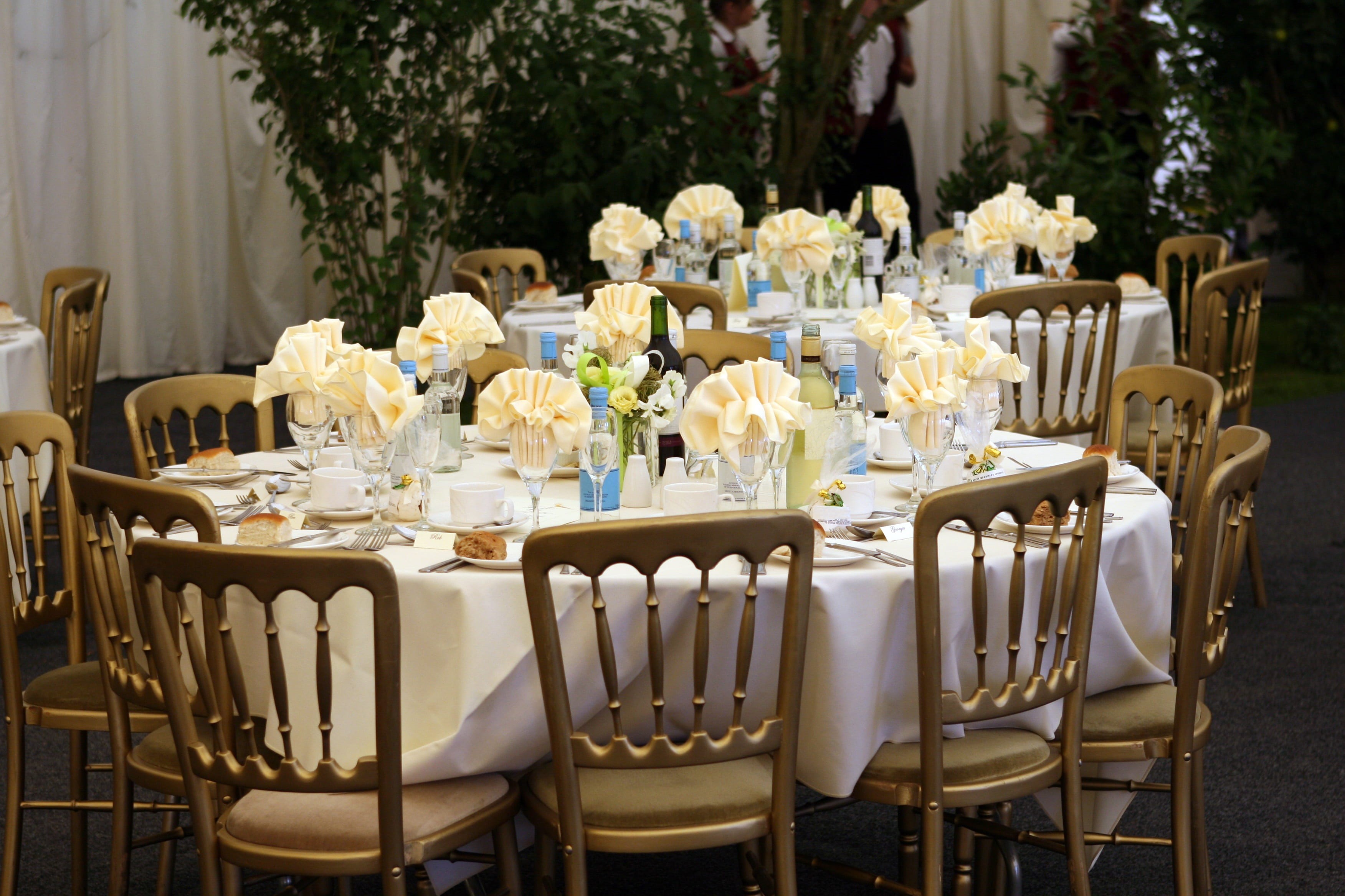 gazebo, flower, no people, event, wedding, business, luxury, formal, pretty, dinner, beauty, table, fashion, engaged, ceremony, set, party, romantic, banquet, HD Wallpaper