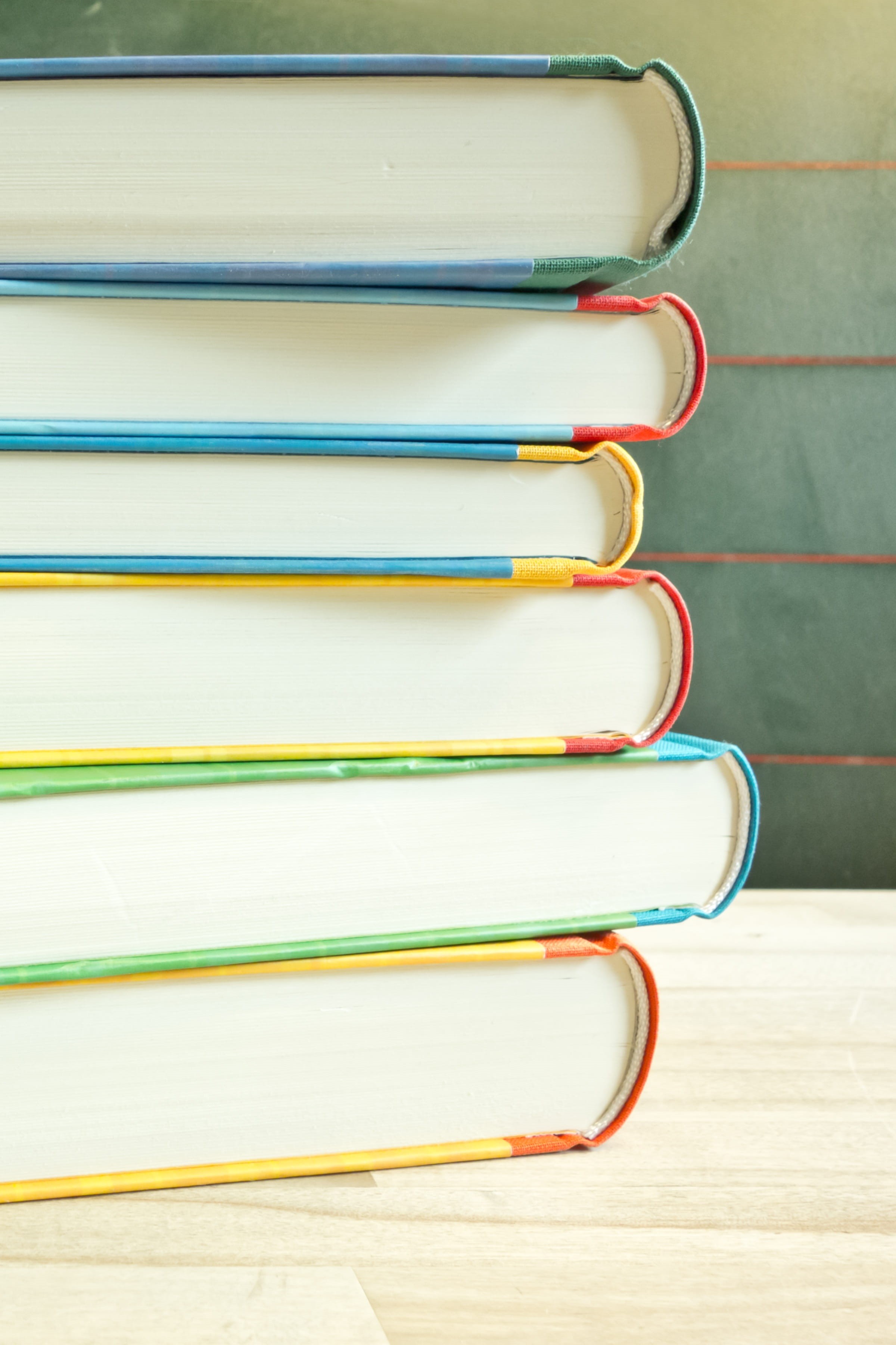 well read, semester, indoors, school, bookstore, 2K, multi colored, order, wood - material, learning books, hard, no people, training, learn, paper clip, Phone HD Wallpaper