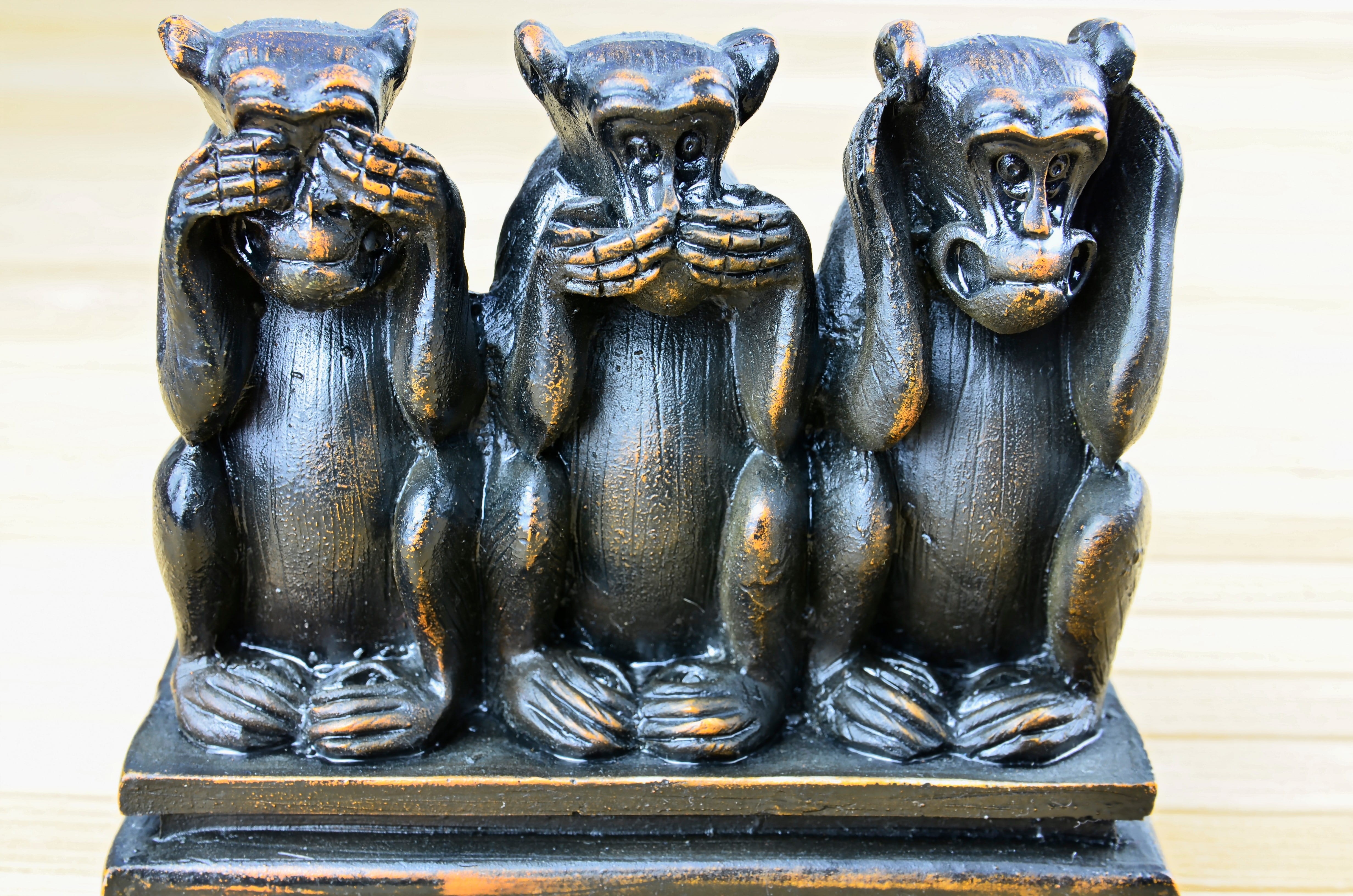 i do not see evil, focus on foreground, monkeys, three, statue, figurine, close-up, vertebrate, metal, human representation, wise, male likeness, craft, HD Wallpaper
