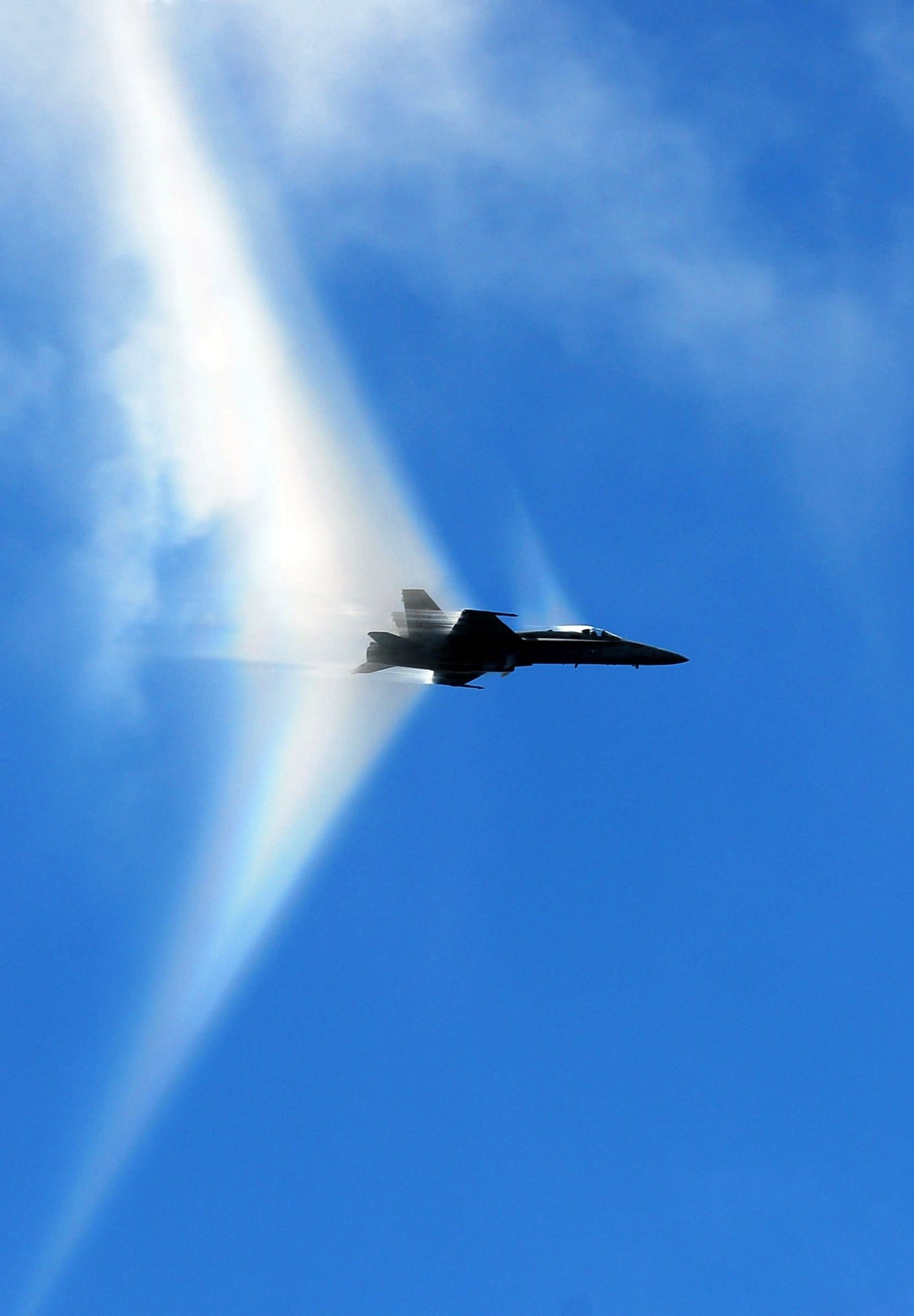 on the move, vapor trail, mid-air, war, speed, travel, daytime, black, supersonic, sonic boom, plane, navy jet, low angle view, aerospace industry, fighter, Phone HD Wallpaper