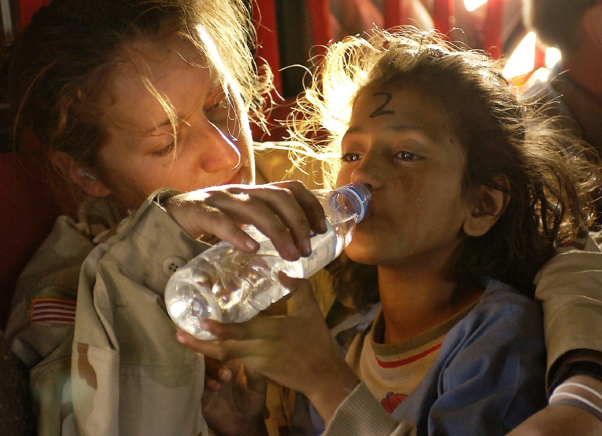 women, woman, food and drink, 1080P, military, humanitarian aid, relief, refugee, young, two people, togetherness, household equipment, refreshment, helping, HD Wallpaper
