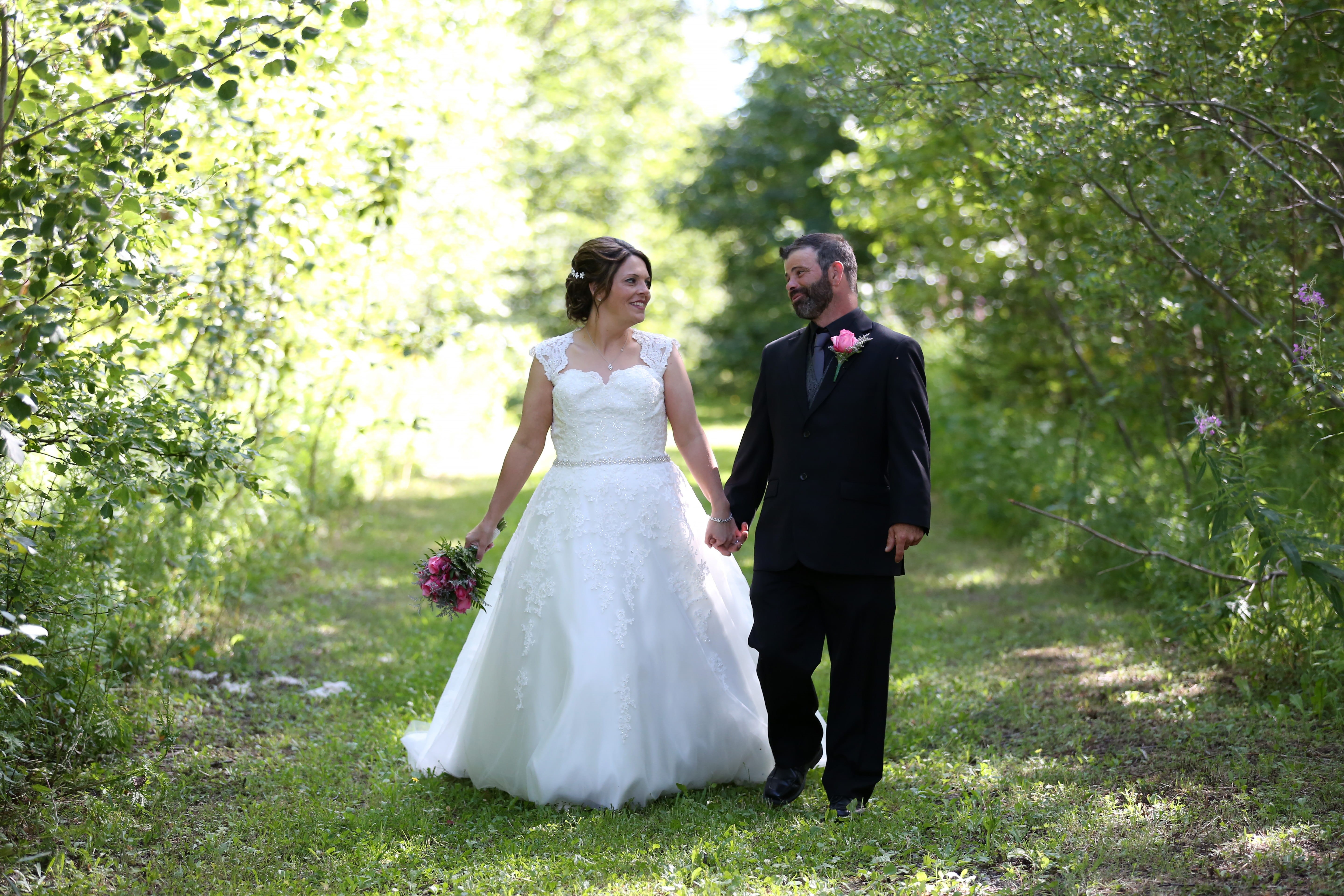 Groom, people, young men, bouquet, togetherness, bridegroom, heterosexual Couple, woman, wed, outdoors, happy, male, white, Bride, full length, summer, HD Wallpaper