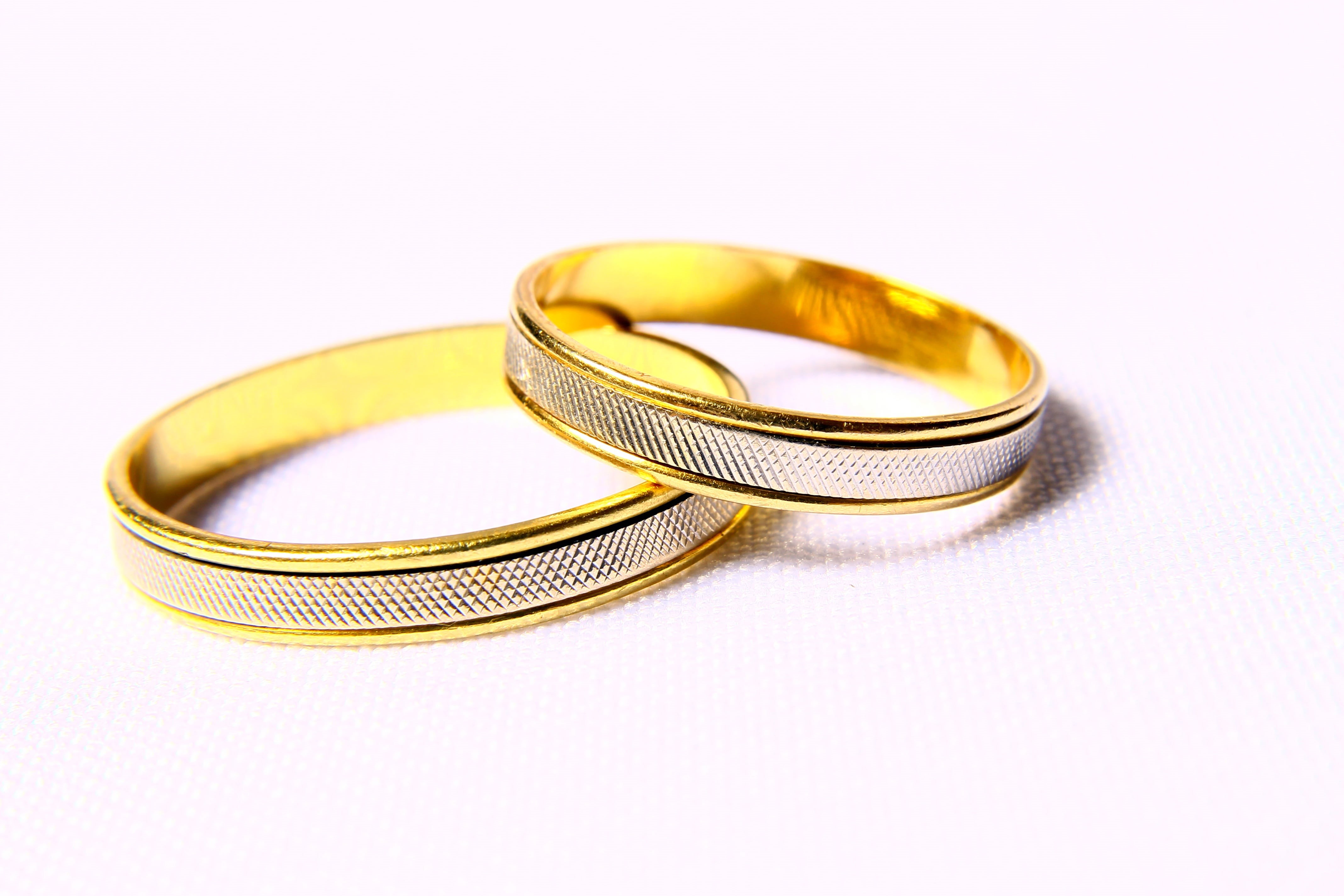 wealth, two objects, cut out, studio shot, colored, bodas, wedding Ring, marriage, alliances, gold, couple - relationship, married, coins, engagement Ring, HD Wallpaper