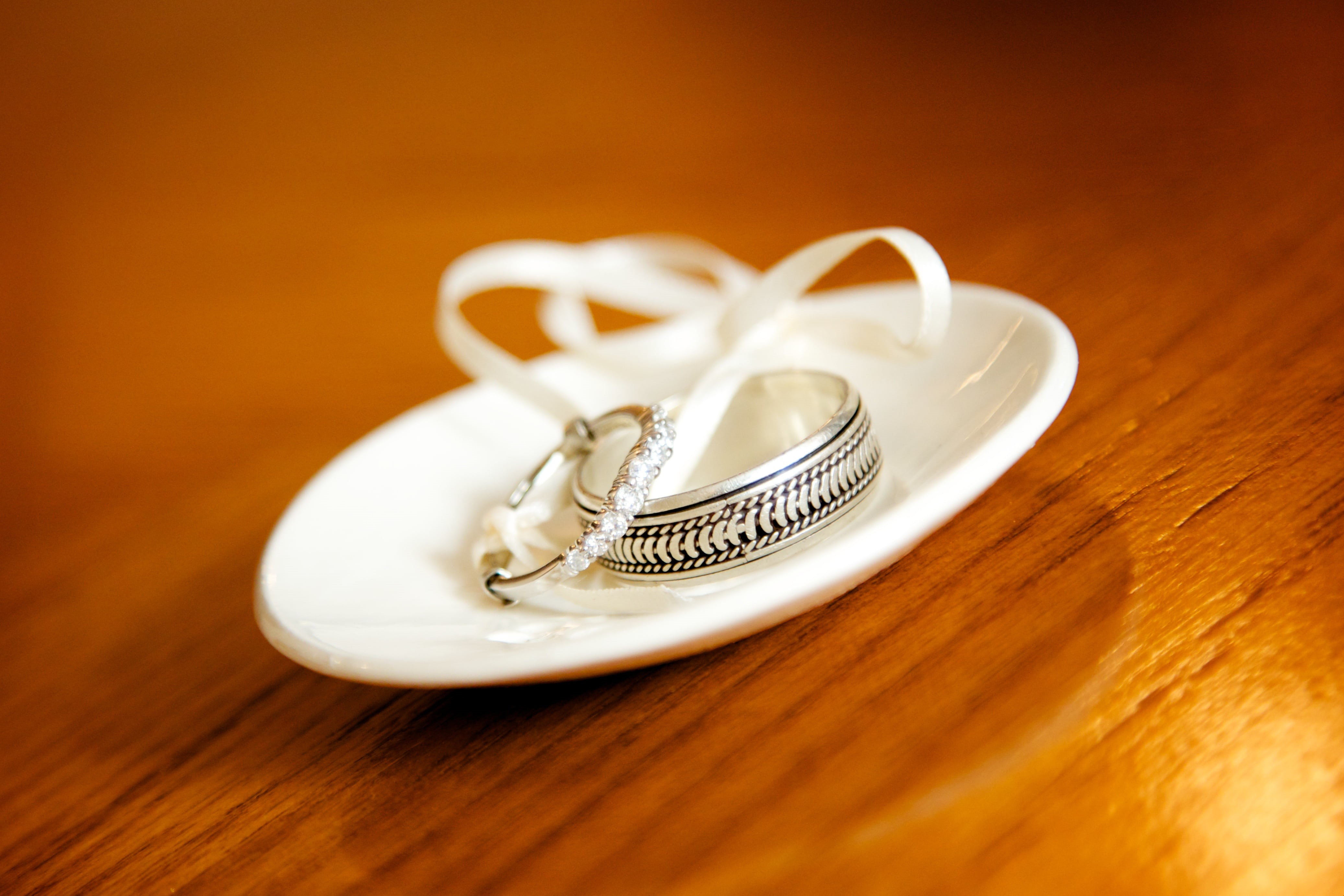bride, two, celebration, valentines day - holiday, ring, diamond, indoors, wedding ring, wedding, commitment, marry, platinum, silver, luxury, wealth, event, HD Wallpaper