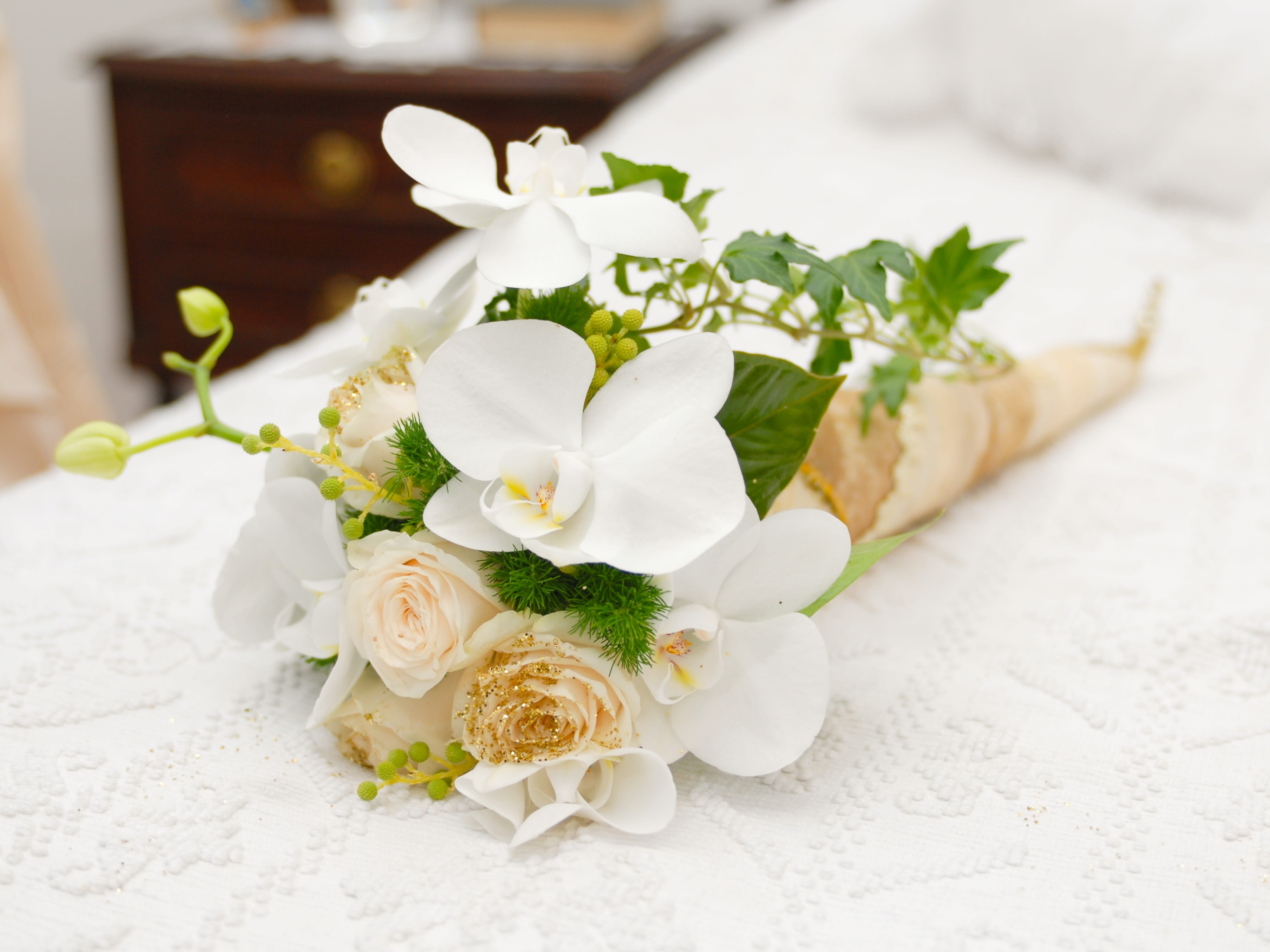 Wedding, focus on foreground, freshness, Commitment, beauty in nature, no people, Flowers, bouquet, petal, flower, vulnerability, bed, green, flower head, HD Wallpaper