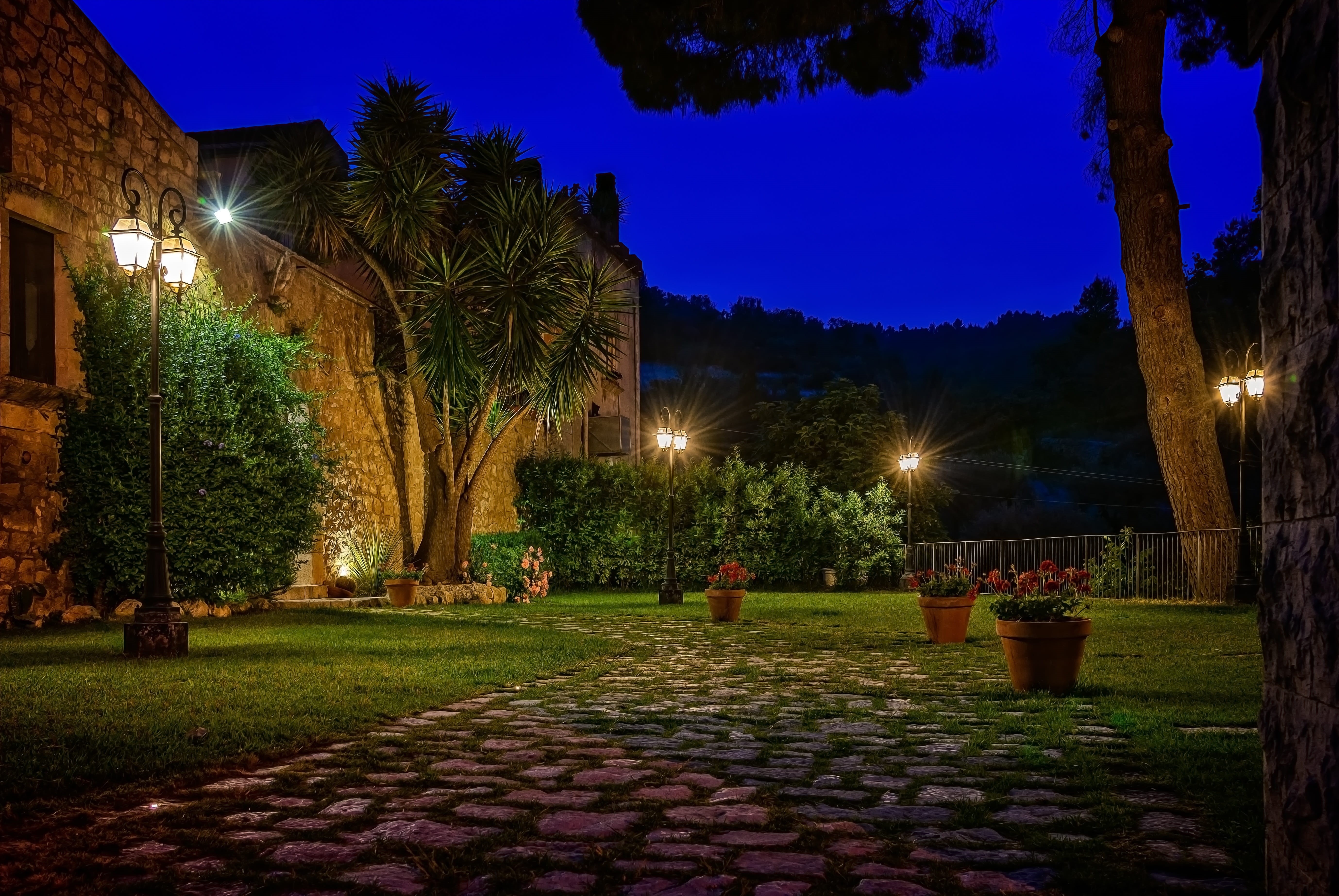 architecture, mood, relax, front or back yard, dusk, 5K, silent, meditation, no people, access, enjoy, sky, night, plant, street light, street, lighting equipment, HD Wallpaper