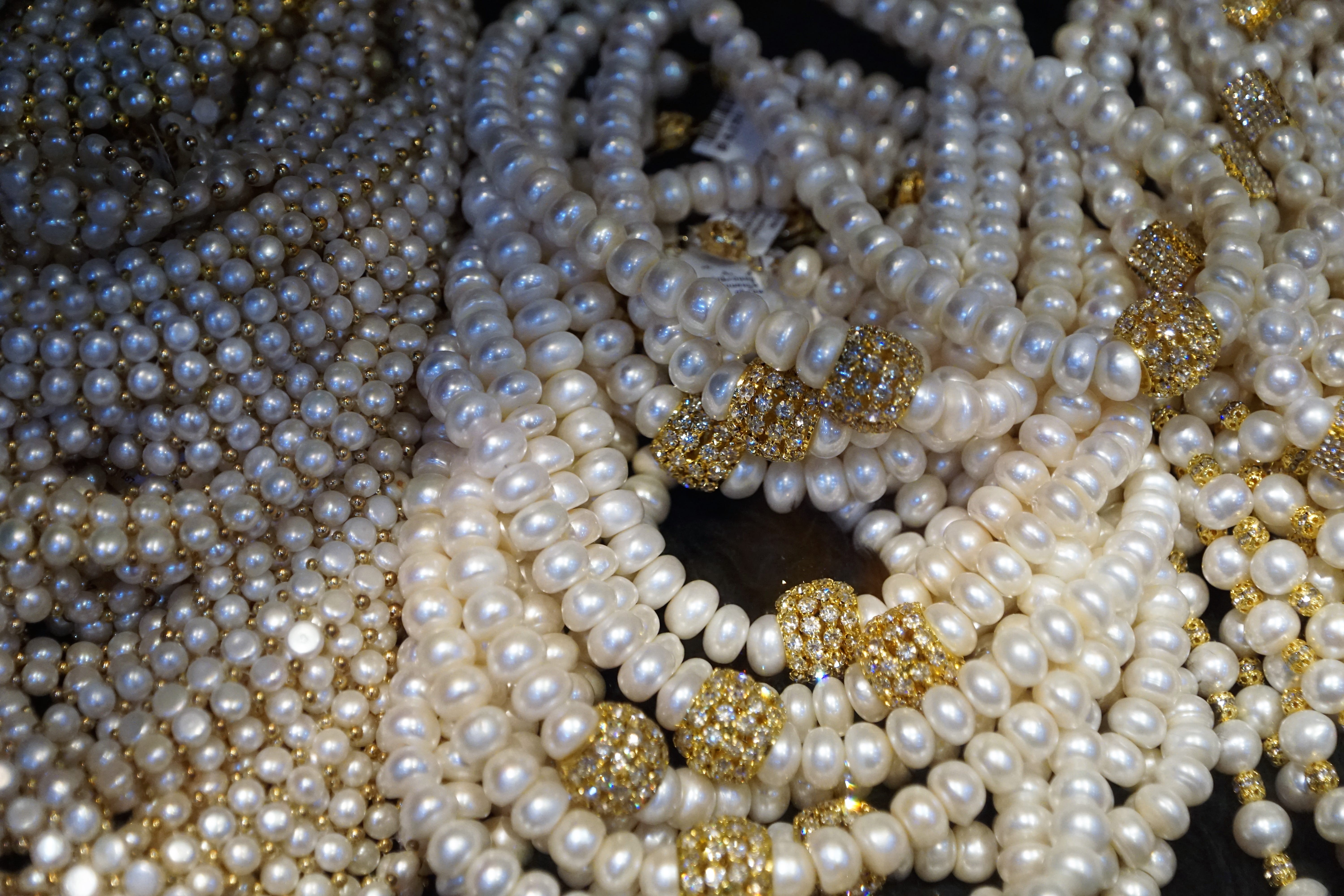 antique, water, sea, expensive, small, crystal, sale, close up, bone, background, texture, necklace, white, precious gem, animal wildlife, high angle view, HD Wallpaper