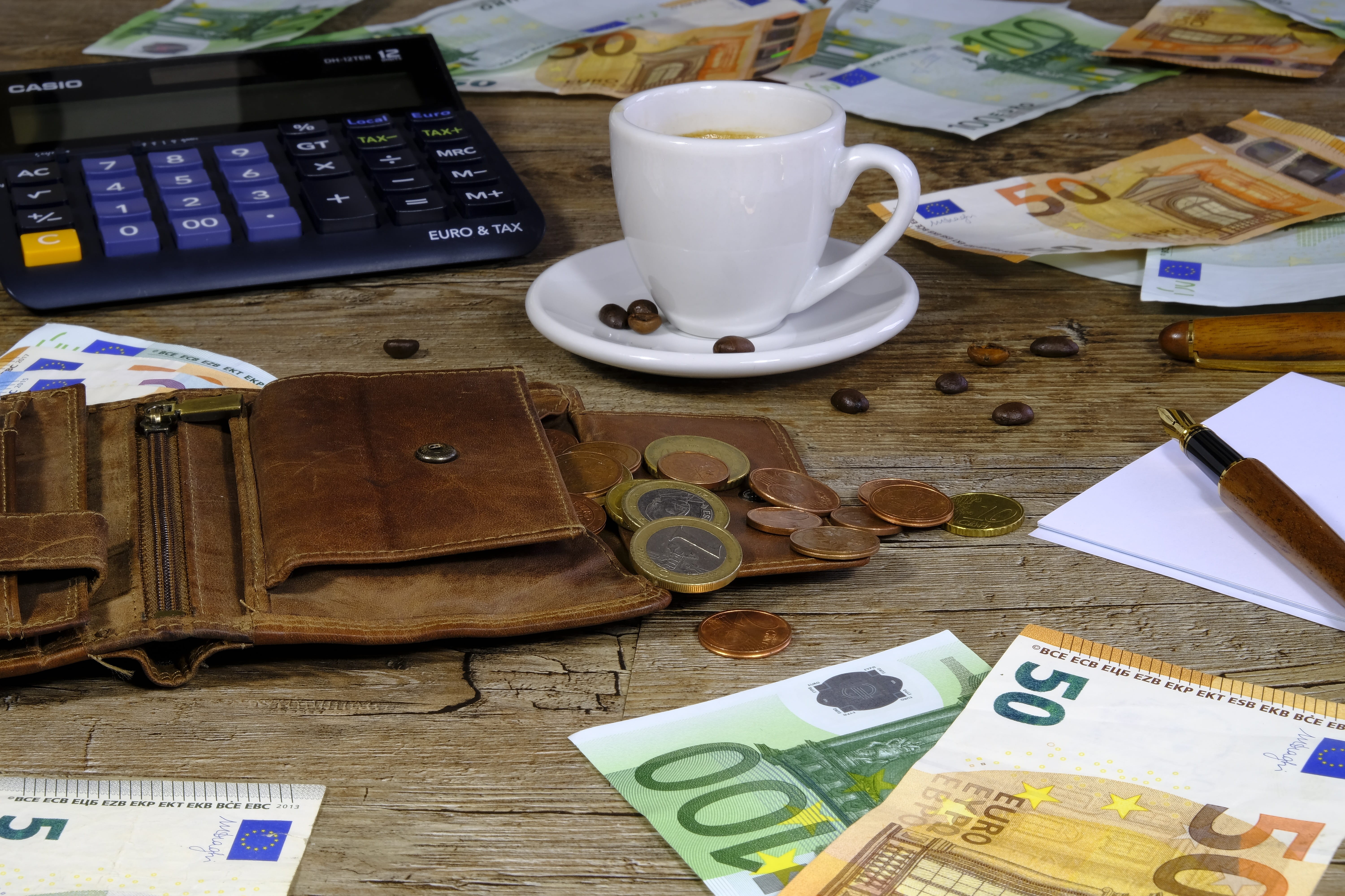 purse, writing implement, paper currency, table, coffee beans, capital, economy, savings, paper, office, 5K, count, coins, credit, crockery, pen, drink, HD Wallpaper