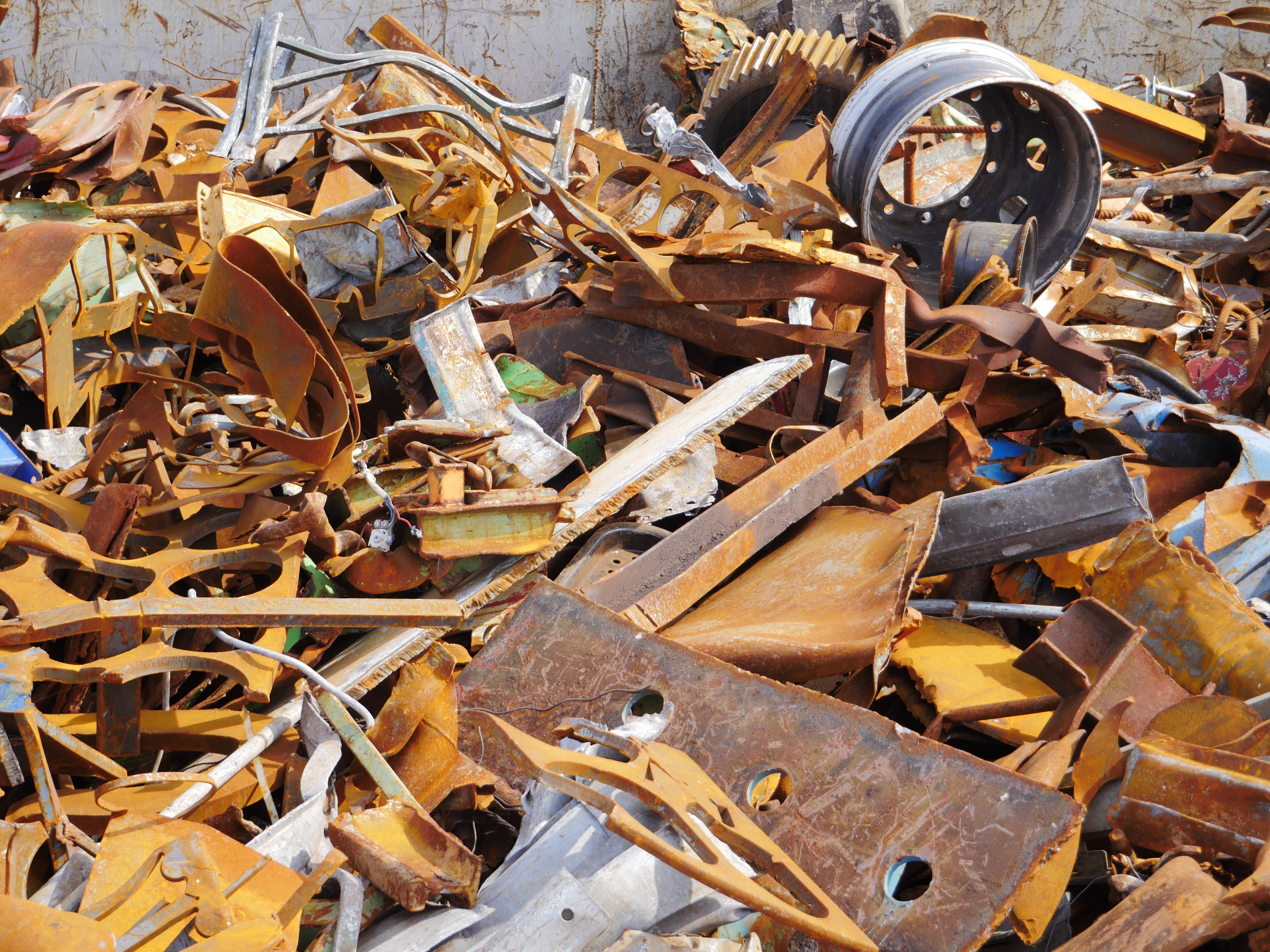 day, run-down, field, rim, demolished, recycling, outdoors, pollution, decline, stack, ruined, abandoned, wheel, old, scrap, disposal, gear, metal, large group of objects, HD Wallpaper
