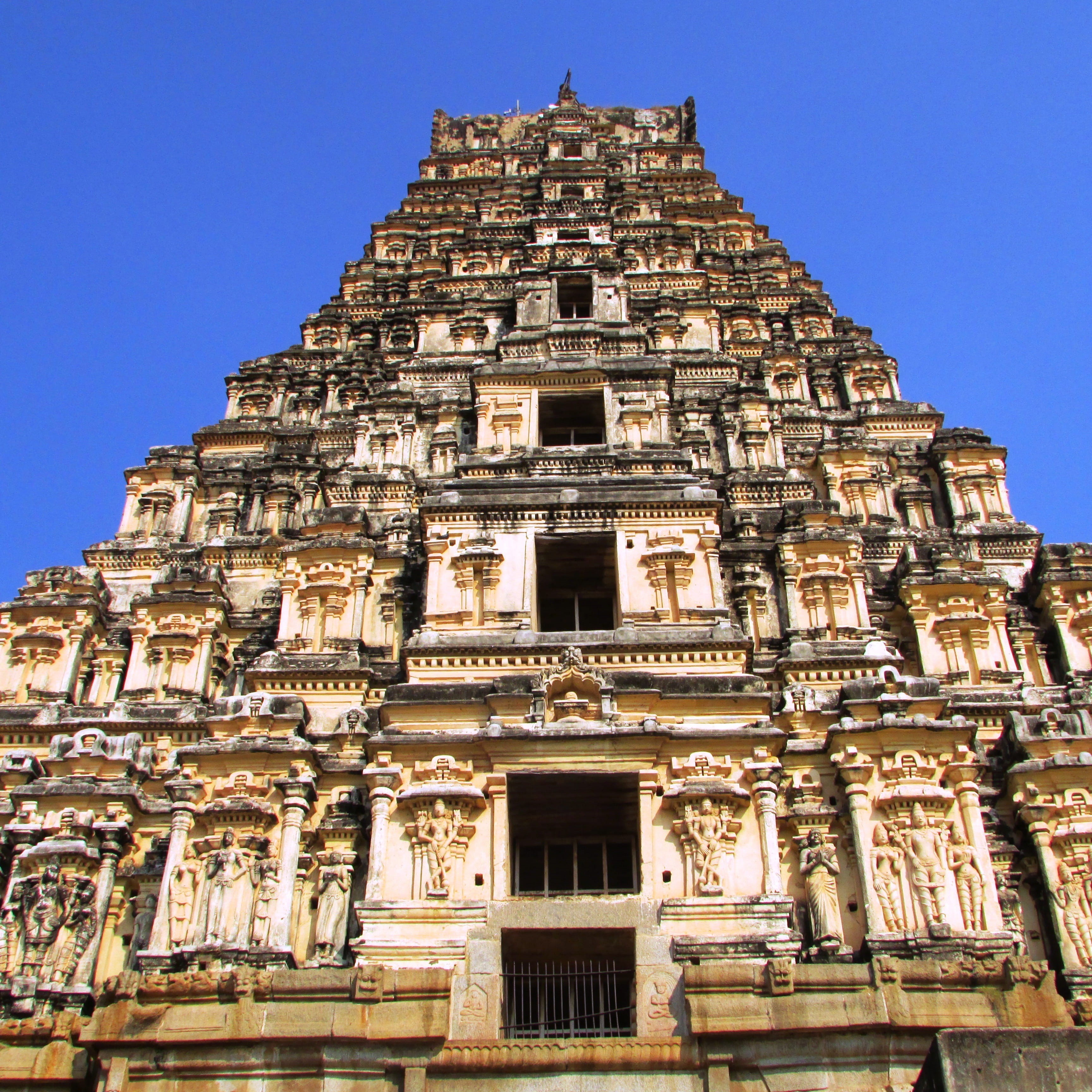 2K, travel, history, built structure, structure, monument, india, ancient, belief, travel destinations, culture, low angle view, building exterior, sky, Phone HD Wallpaper