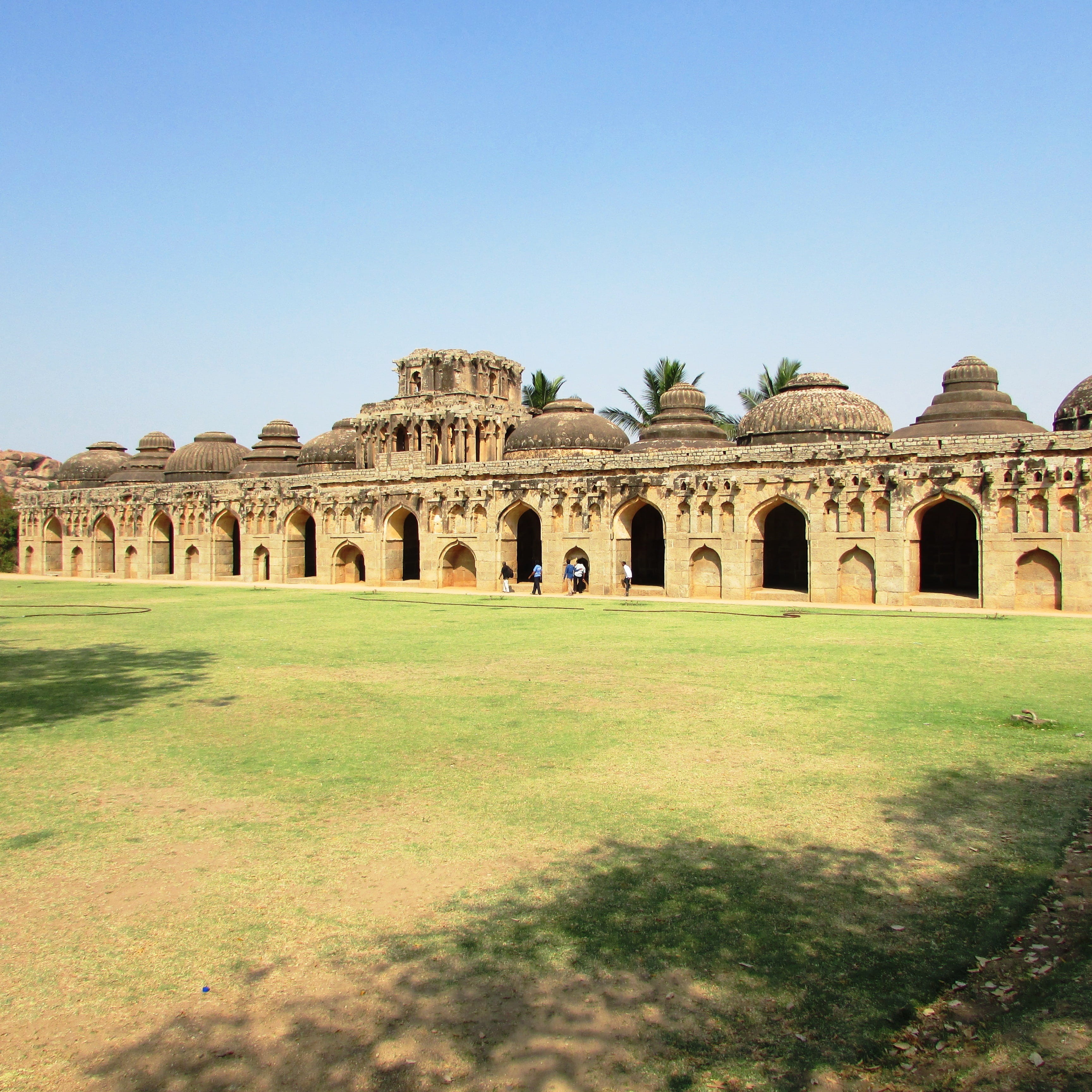 2K, ruins, old ruin, sky, history, ancient civilization, hampi, Elephants, the past, copy space, old, day, Elephant, architectural column, architecture, Phone HD Wallpaper
