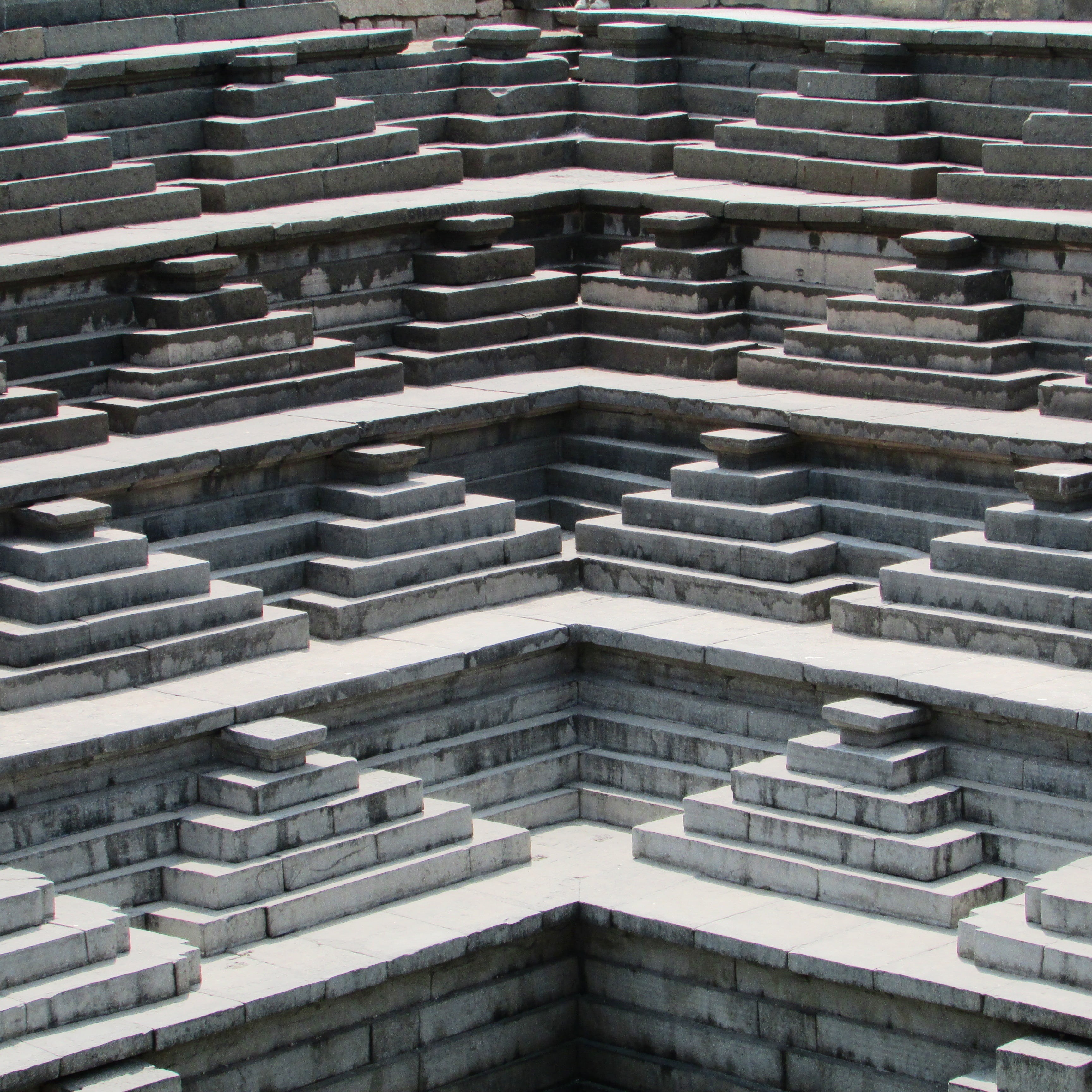 structure, architecture, roof, step-well, pattern, india, ruins, day, built structure, 2K, low angle view, design, building exterior, full frame, historical, Phone HD Wallpaper