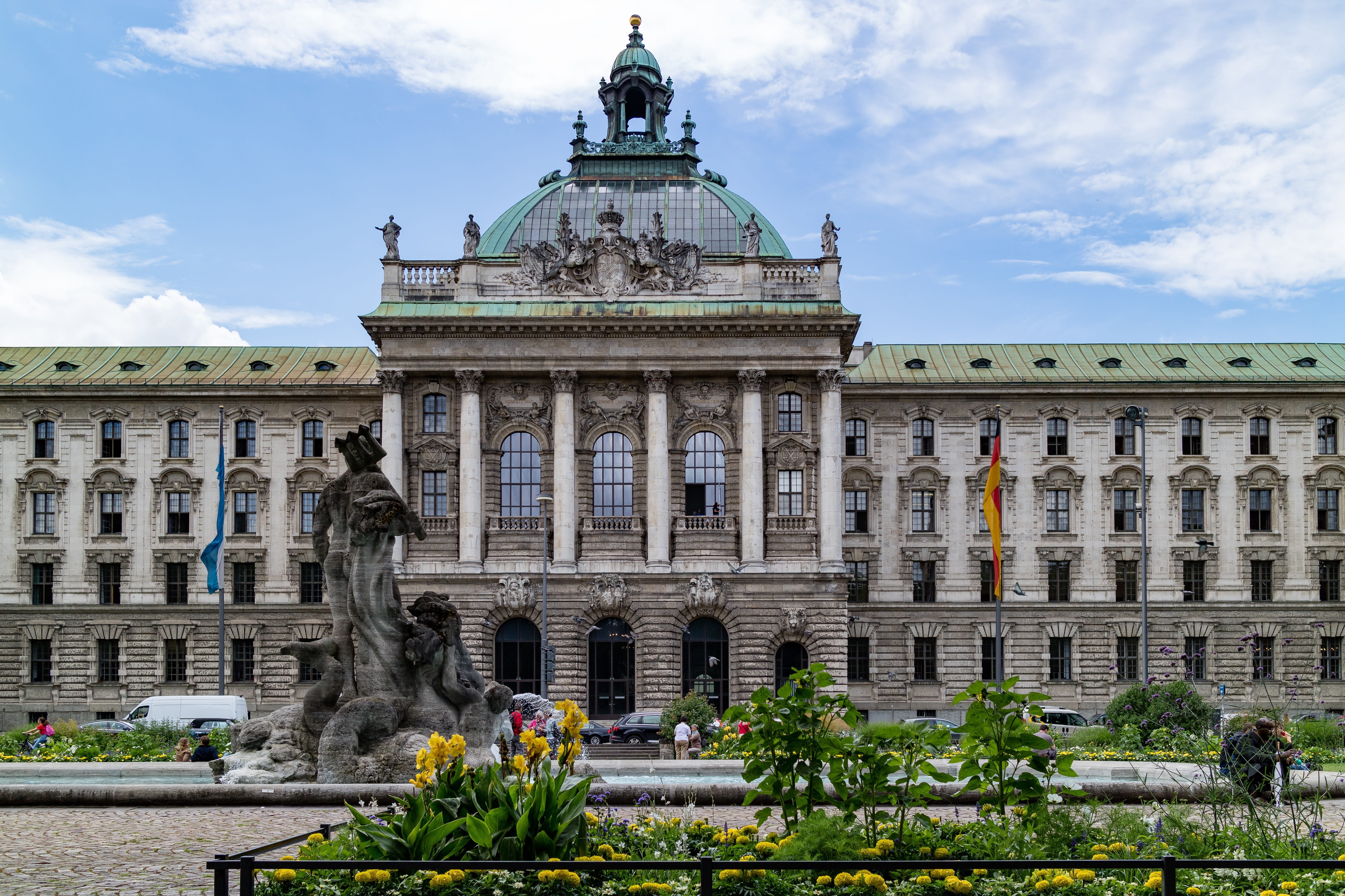 facade, nature, Palace Of Justice, cloud - sky, built structure, 5K, city, architectural column, outdoors, sculpture, history, Munich, low angle view, HD Wallpaper