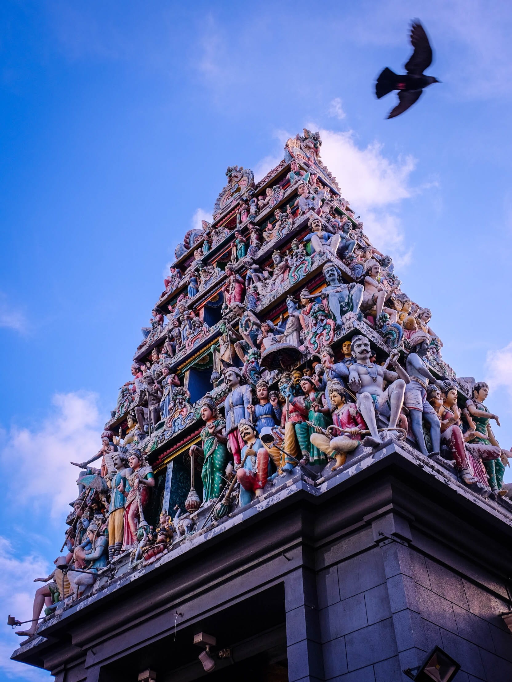 ornate, sculpture, indian, outdoors, flying, sky, architecture, built structure, cloud - sky, building, singapore, hindu, nature, sri mariamman temple, Phone HD Wallpaper