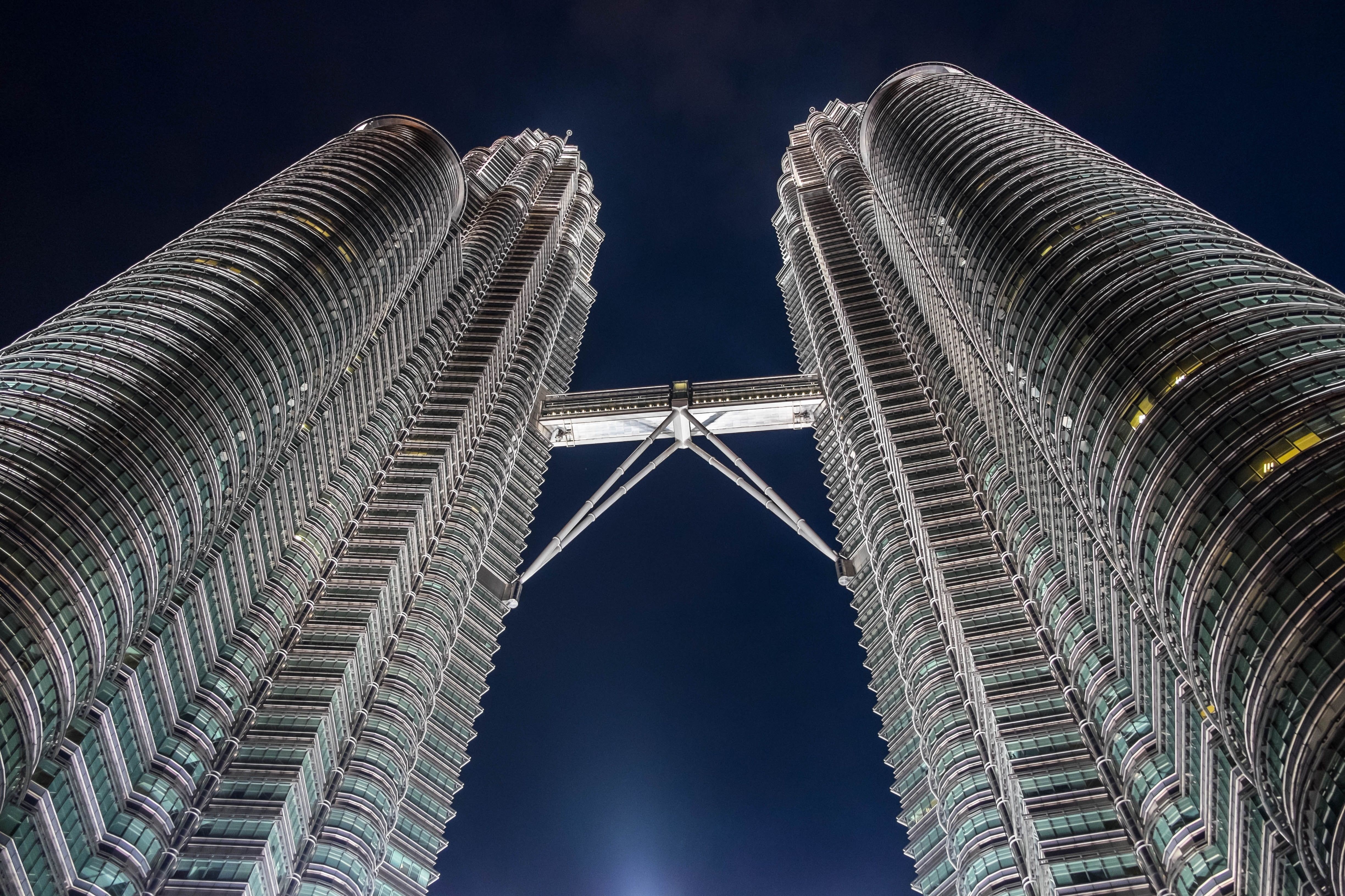 nature, luxury, kong kuala, travel, architecture, travel destinations, office building exterior, sky, building, Malaysia, modern, city, low angle view, HD Wallpaper