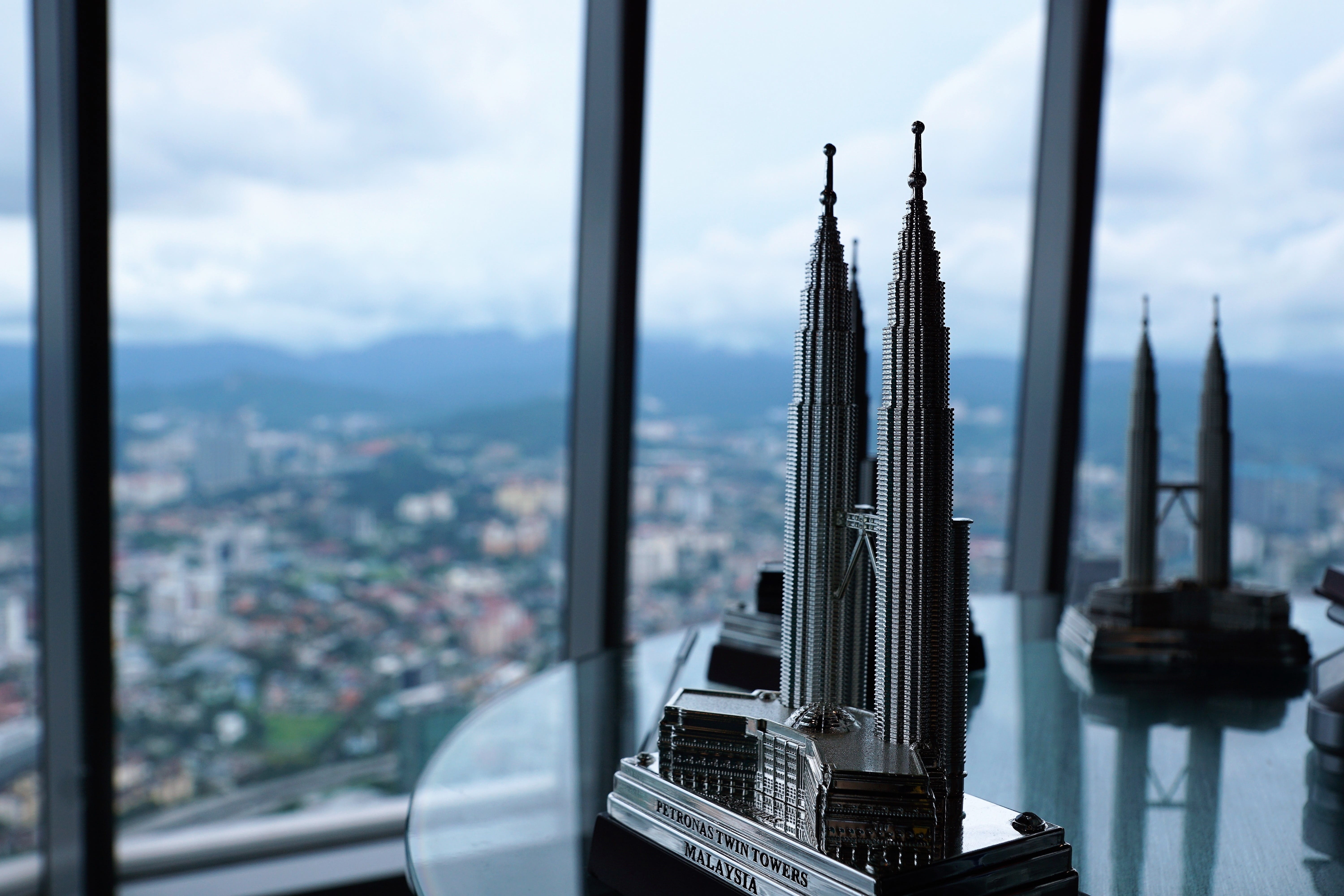 kong kuala, expression, vacations, river, transparent, glass, built structure, travel, climb, skyscraper, miracle, building exterior, day, panorama, cityscape, HD Wallpaper