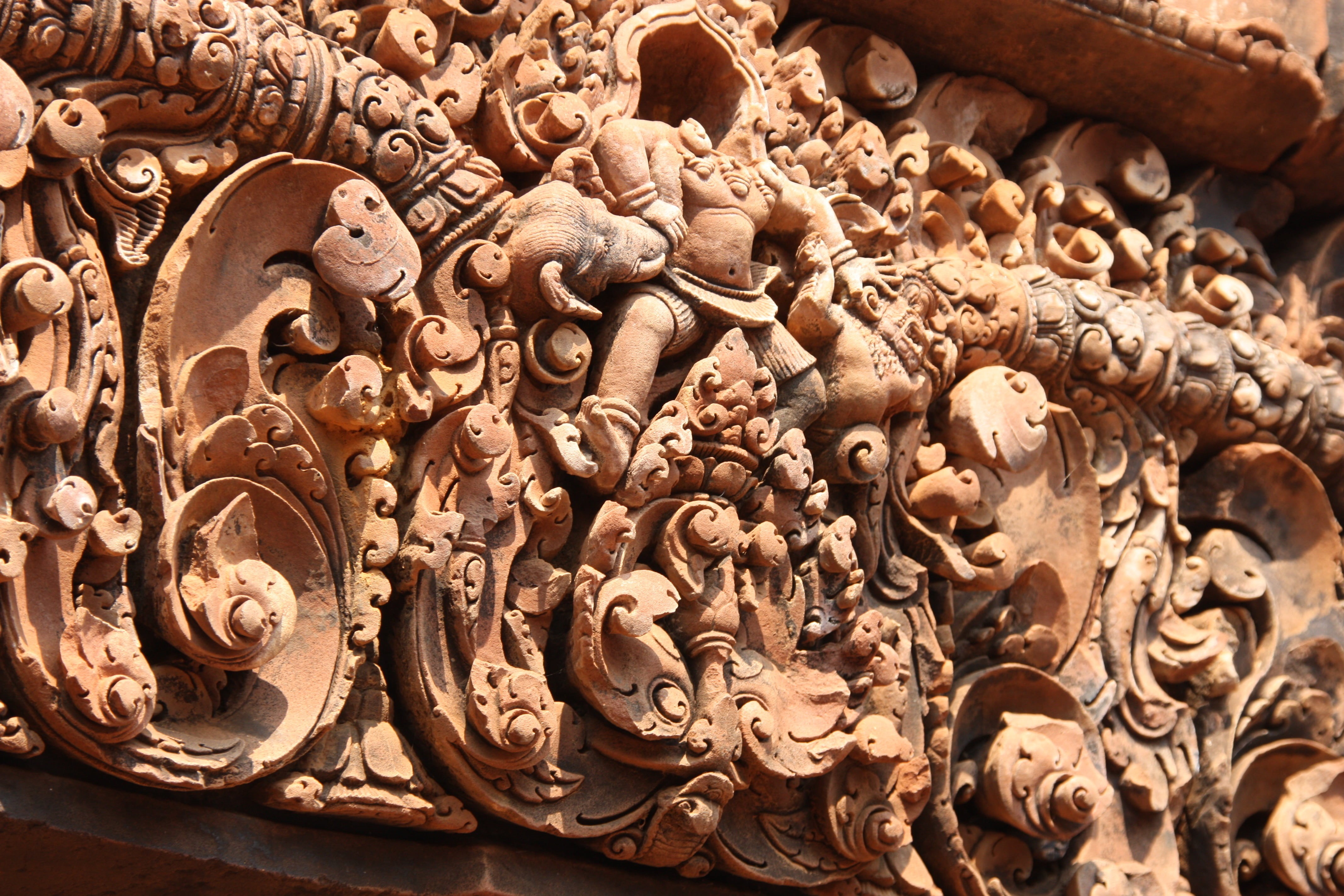 carving - craft product, asia, frescoes, backgrounds, no people, statues, religion, craft, spirituality, banteay srei, male likeness, 4K, temple, temple complex, HD Wallpaper