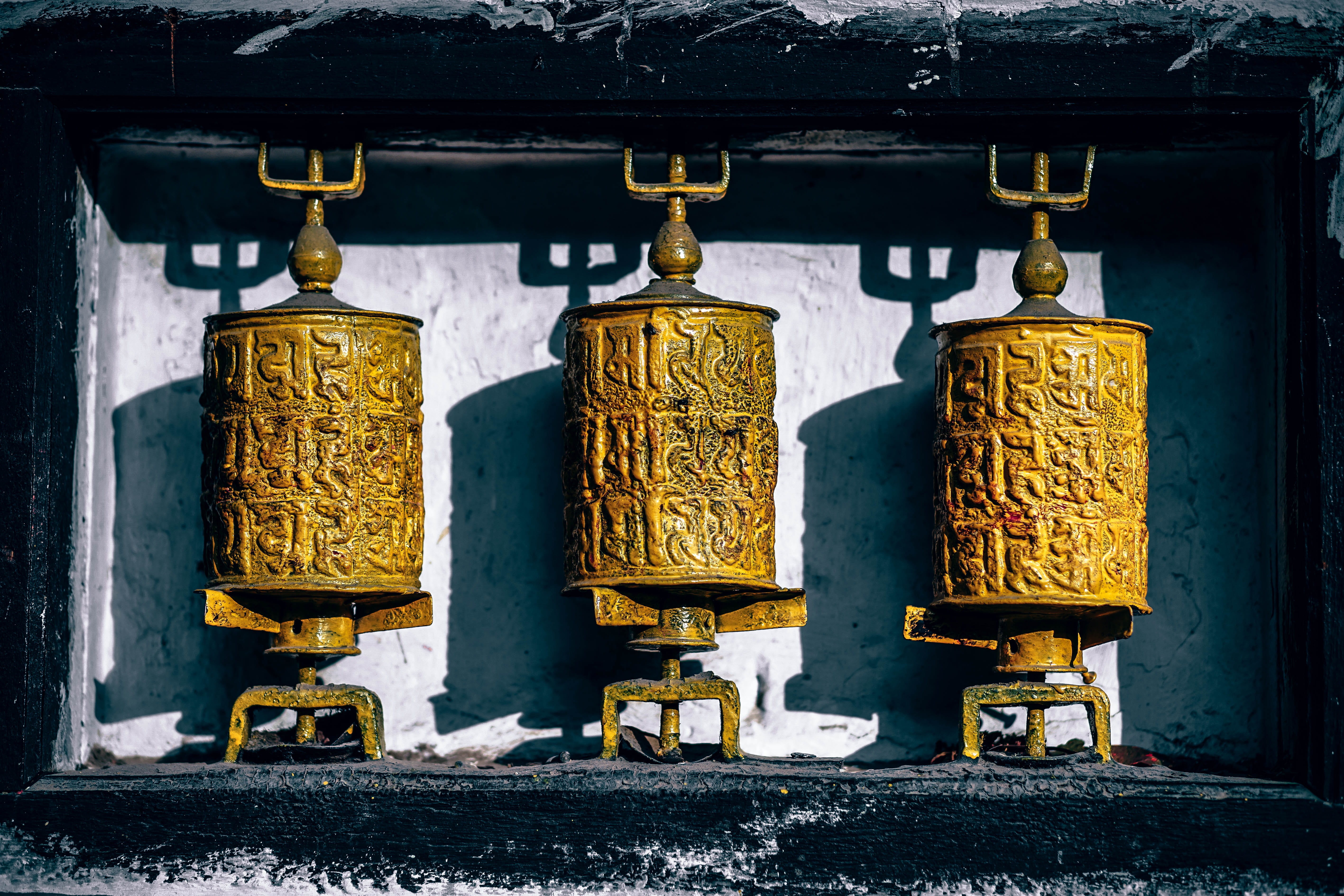scale, tibetan, day, choice, building, architecture, metal, built structure, outdoors, old, prayer, absence, 5K, wheels, focus on foreground, gold colored, HD Wallpaper