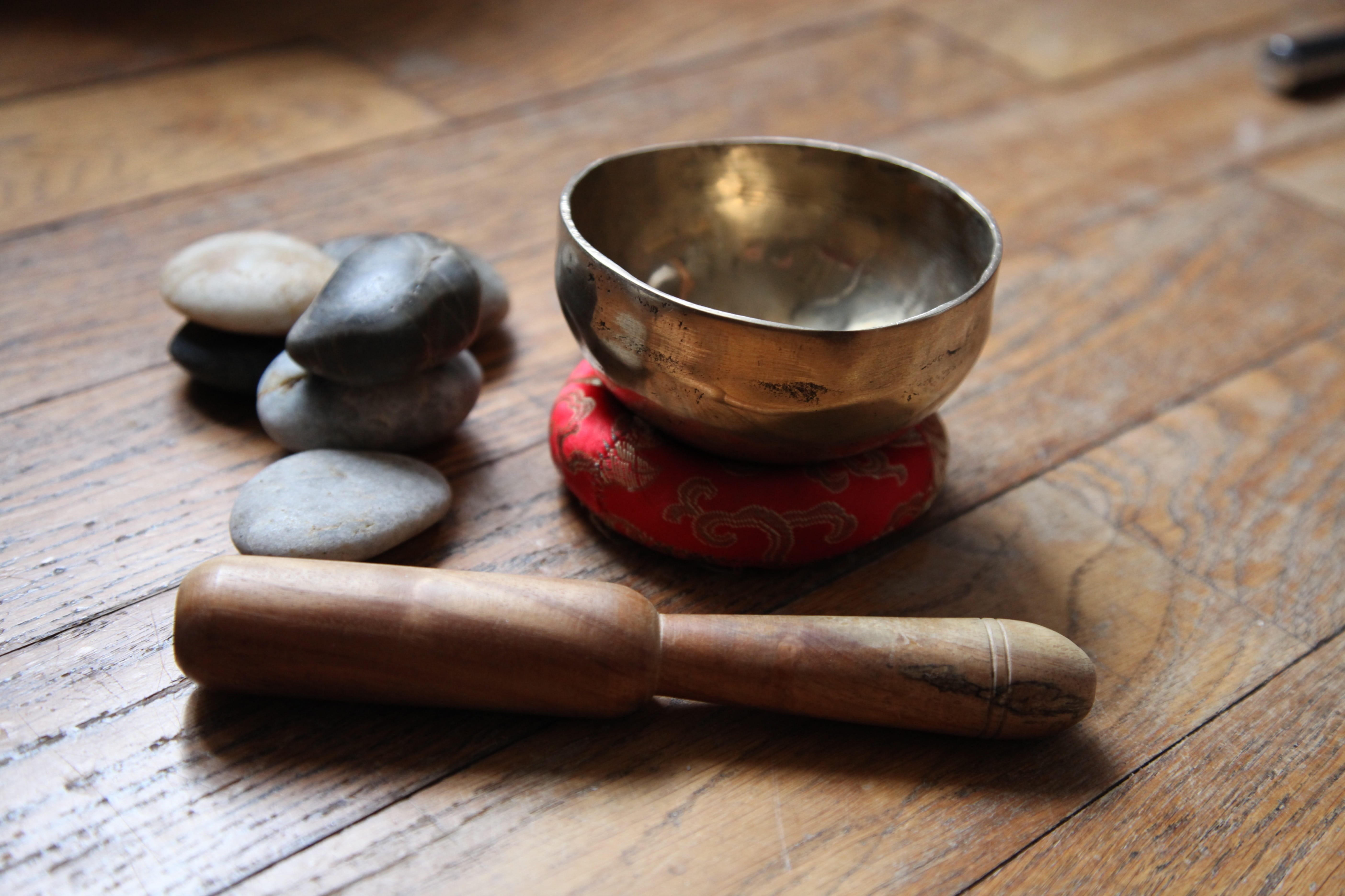 wellbeing, wood - material, no people, 5K, solid, luxury, healthcare and medicine, table, pestle, studio shot, metal, tibetan bowl, alternative medicine, HD Wallpaper