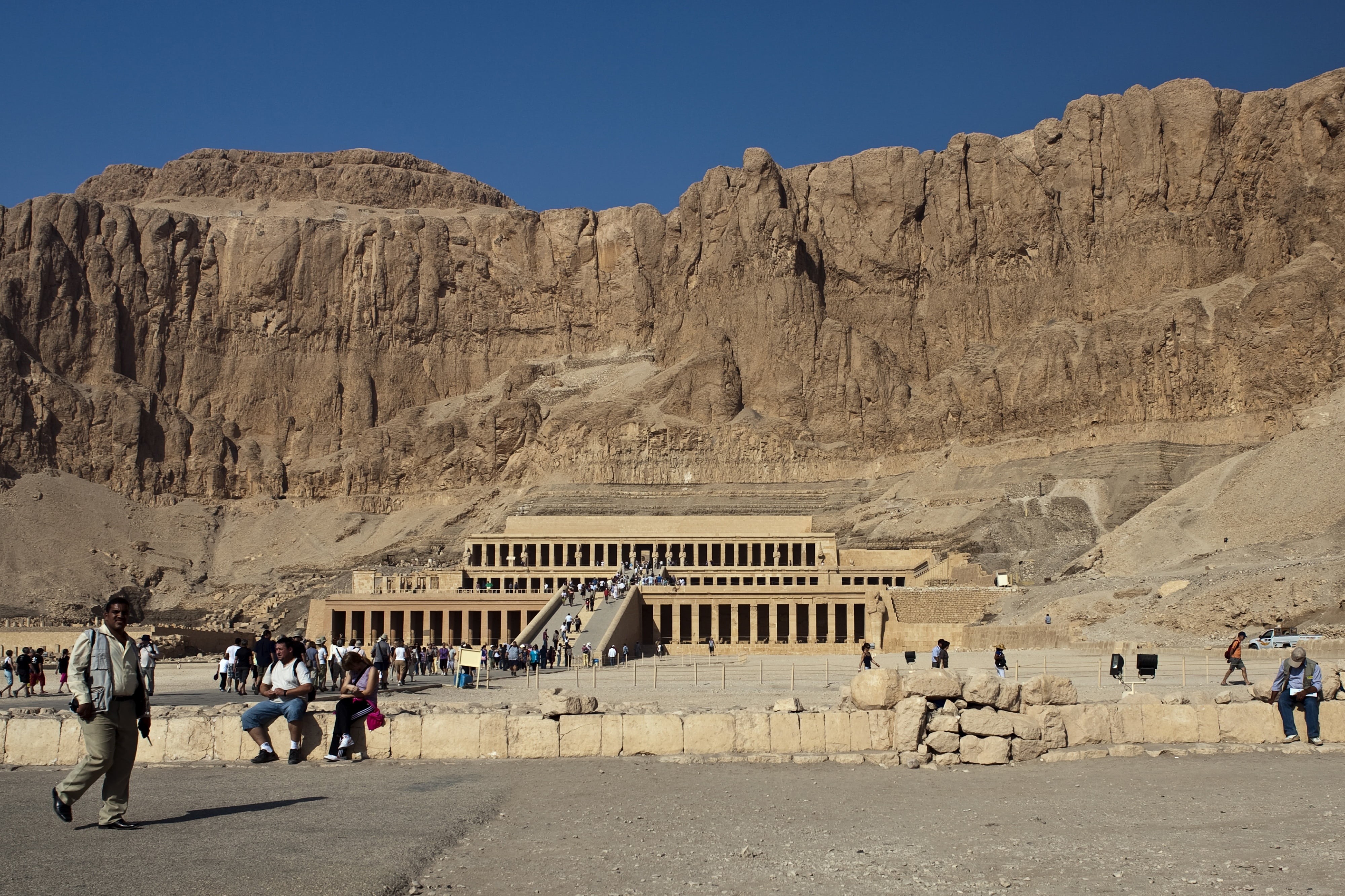 lifestyles, building, real people, men, group of people, tourist, sandstone, built structure, photography, large group of people, architectural, history, HD Wallpaper