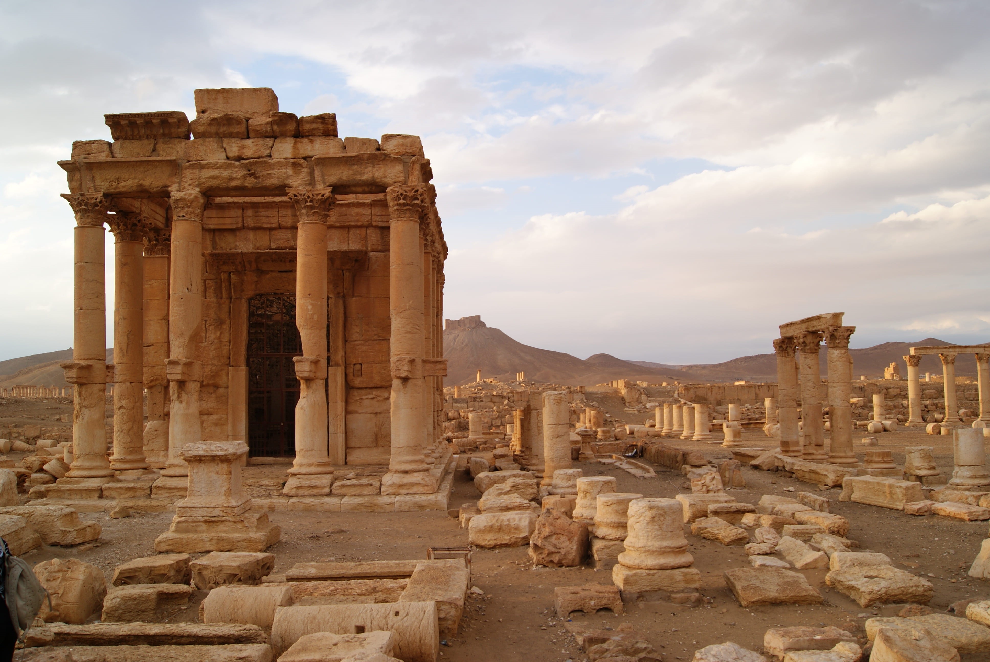 tourism, travel destinations, architectural column, ruins, monument, 4K, old, day, palmyra, travel, built structure, place of worship, architecture, palmira, HD Wallpaper