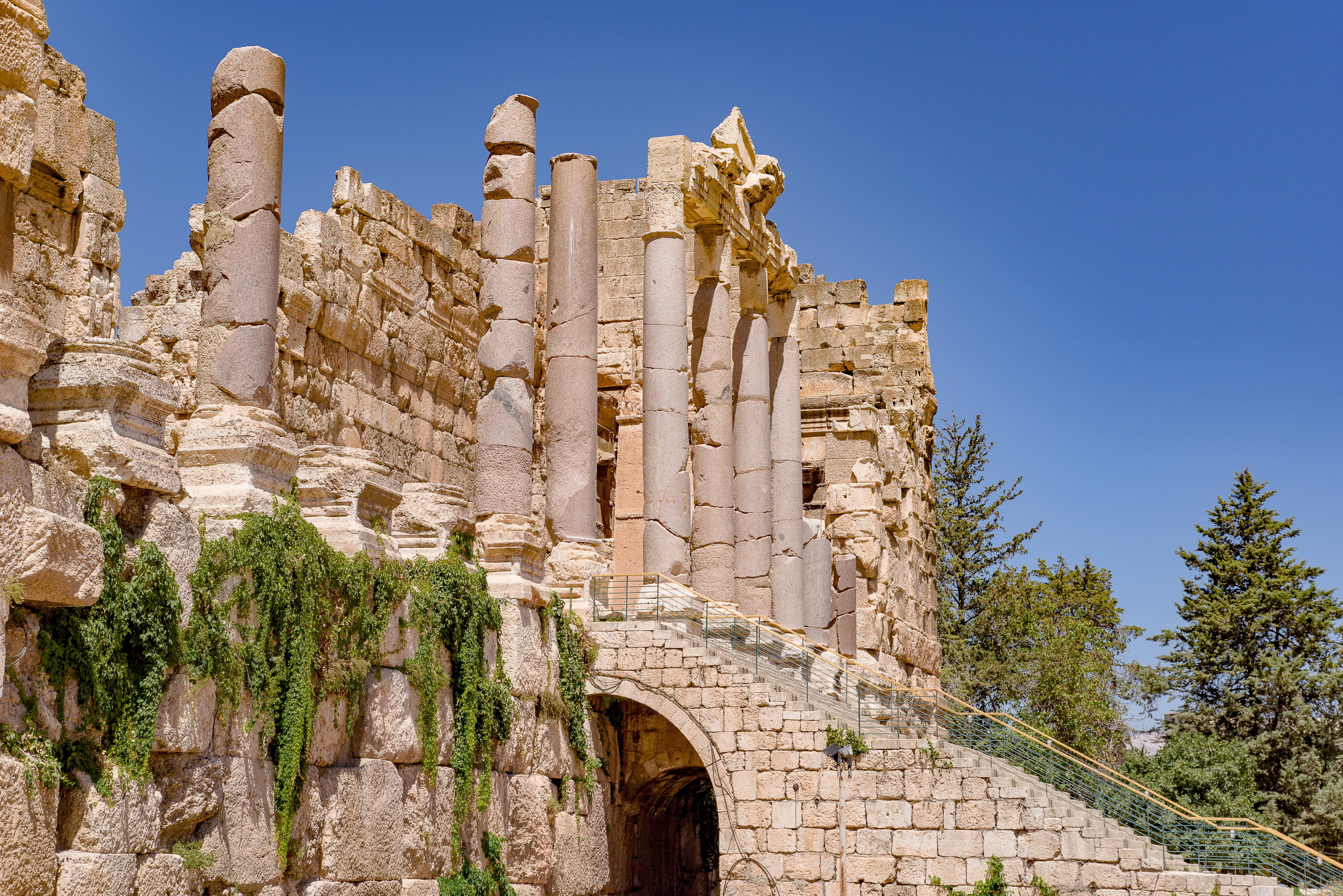 ancient, travel destinations, city, solid, building exterior, tree, antiquity, ruin, antique, clear sky, lebanon, ruined, archaeology, baalbek, old ruin, HD Wallpaper