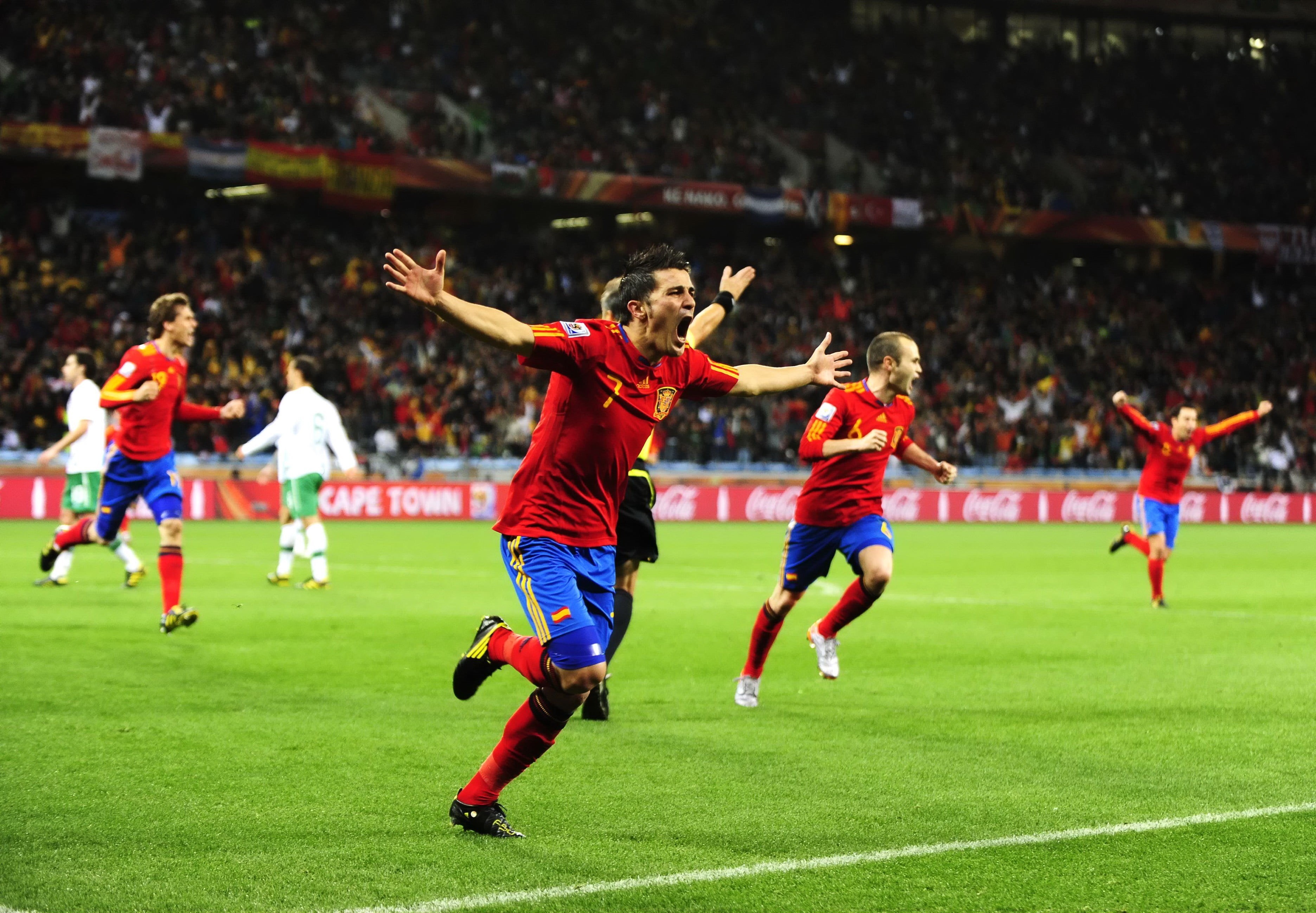 outdoors, la furia roja, sports uniform, neck, the champions, red, fifa world cup, 2K, soccer, the world cup, jersey, spain, south africa, motion, soccer field, HD Wallpaper