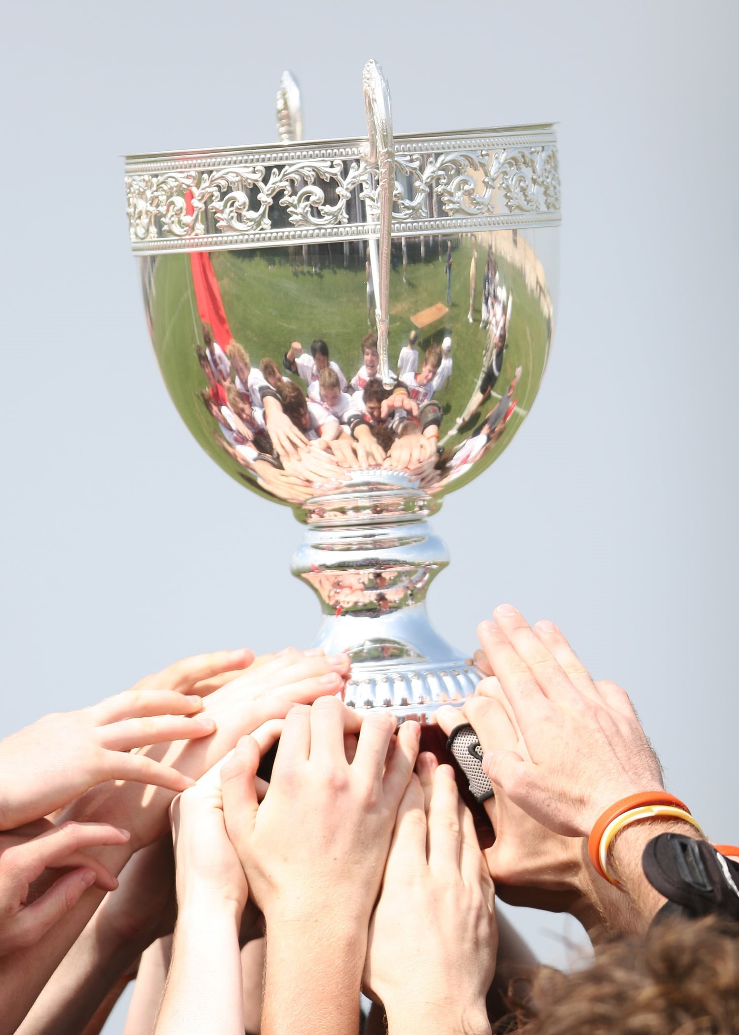 accomplishment, trophy, tournament, metal, game, holding, headshot, sport, finger, representation, hand, shiny, award, winner, success, achievement, pride, Phone HD Wallpaper