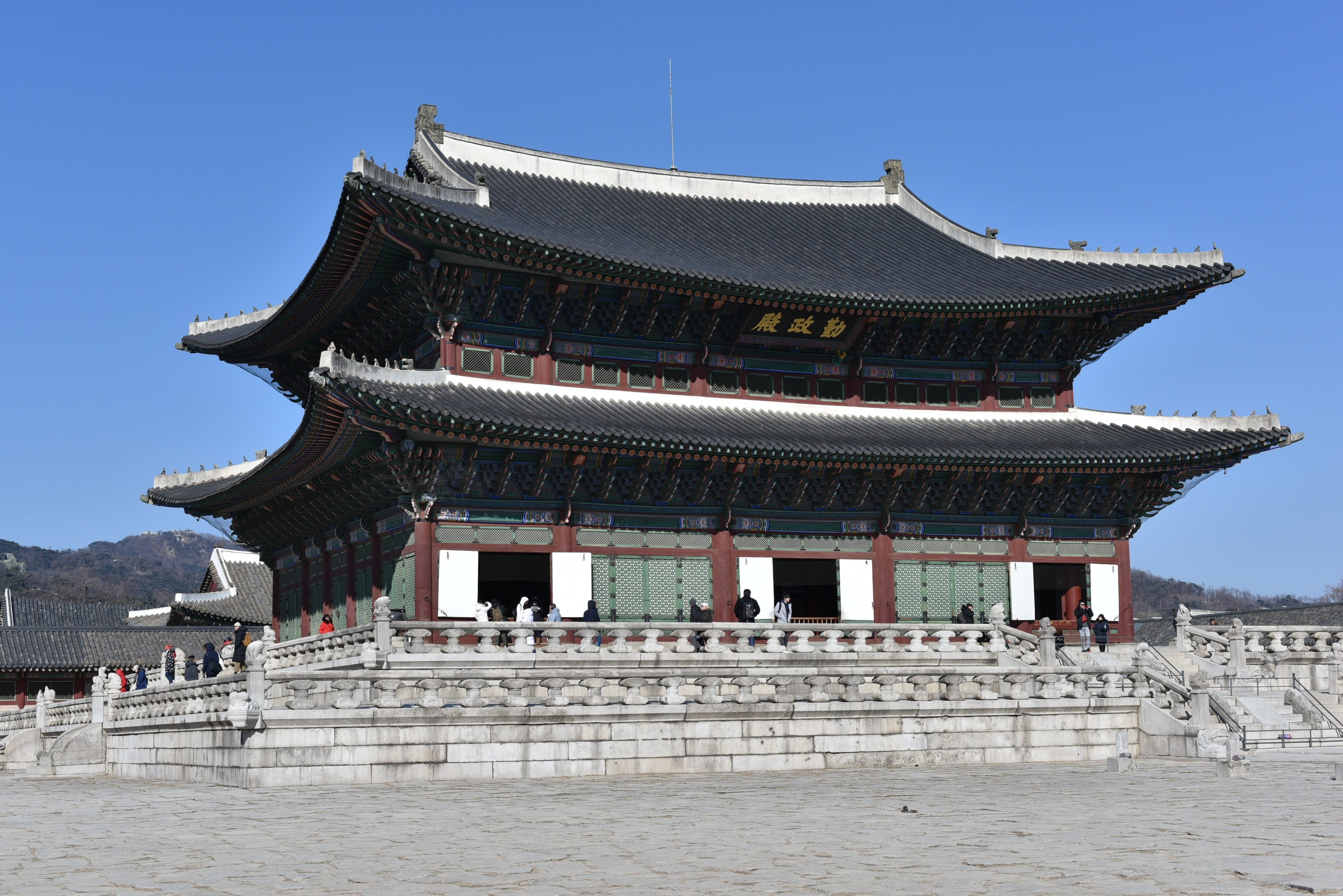building, old school, nature, travel, place of worship, the past, seoul, glyph, palaces, built structure, roof tile, traditional, mono, no people, 2K, HD Wallpaper