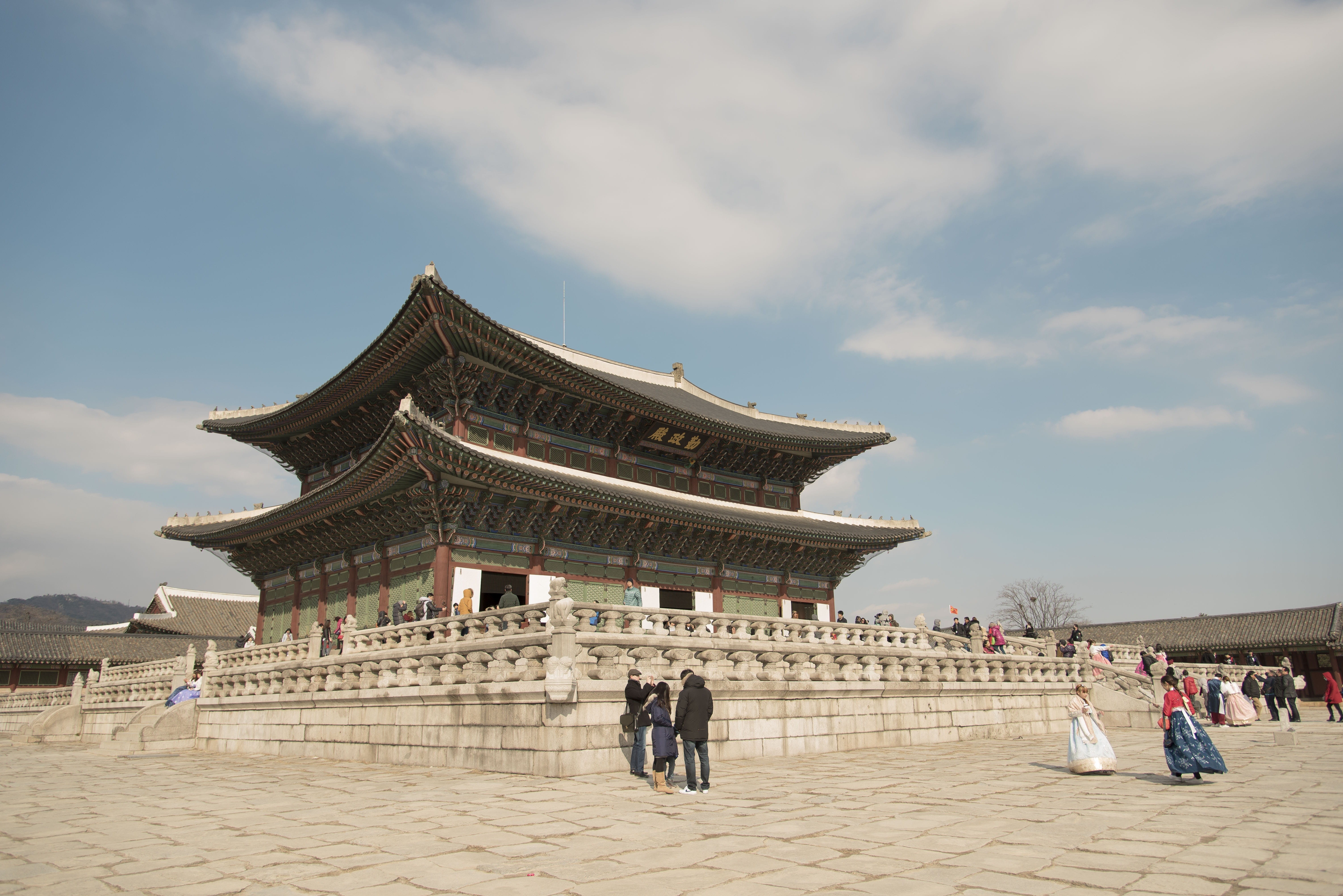 building, the past, cloud - sky, nature, outdoors, republic of korea, architecture, built structure, large group of people, adult, travel, gyeongbok palace, HD Wallpaper