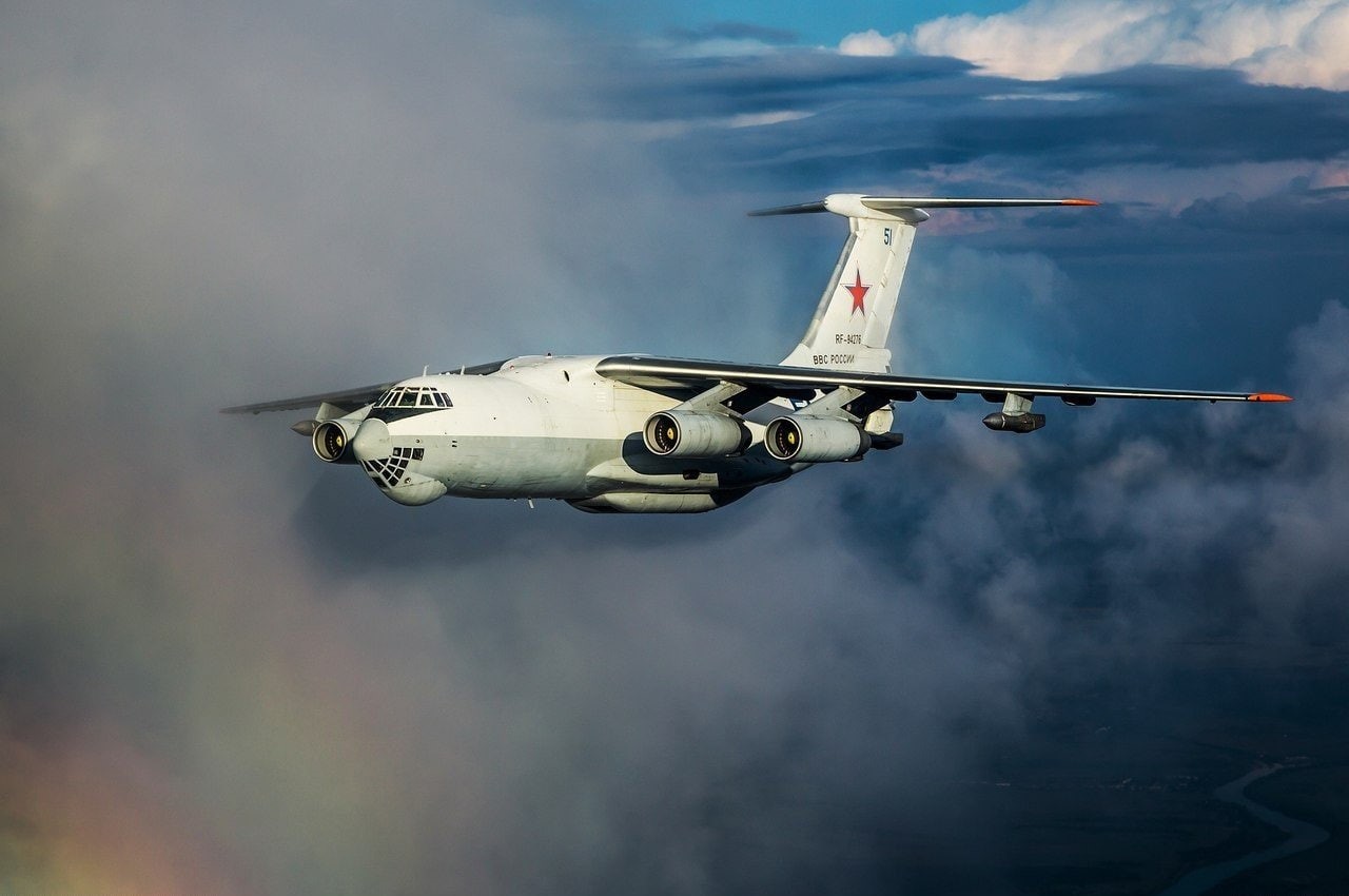 720P, motion, plane, day, aggression, transportation, air vehicle, single object, aerospace industry, on the move, military airplane, il 76 military military aircraft, HD Wallpaper