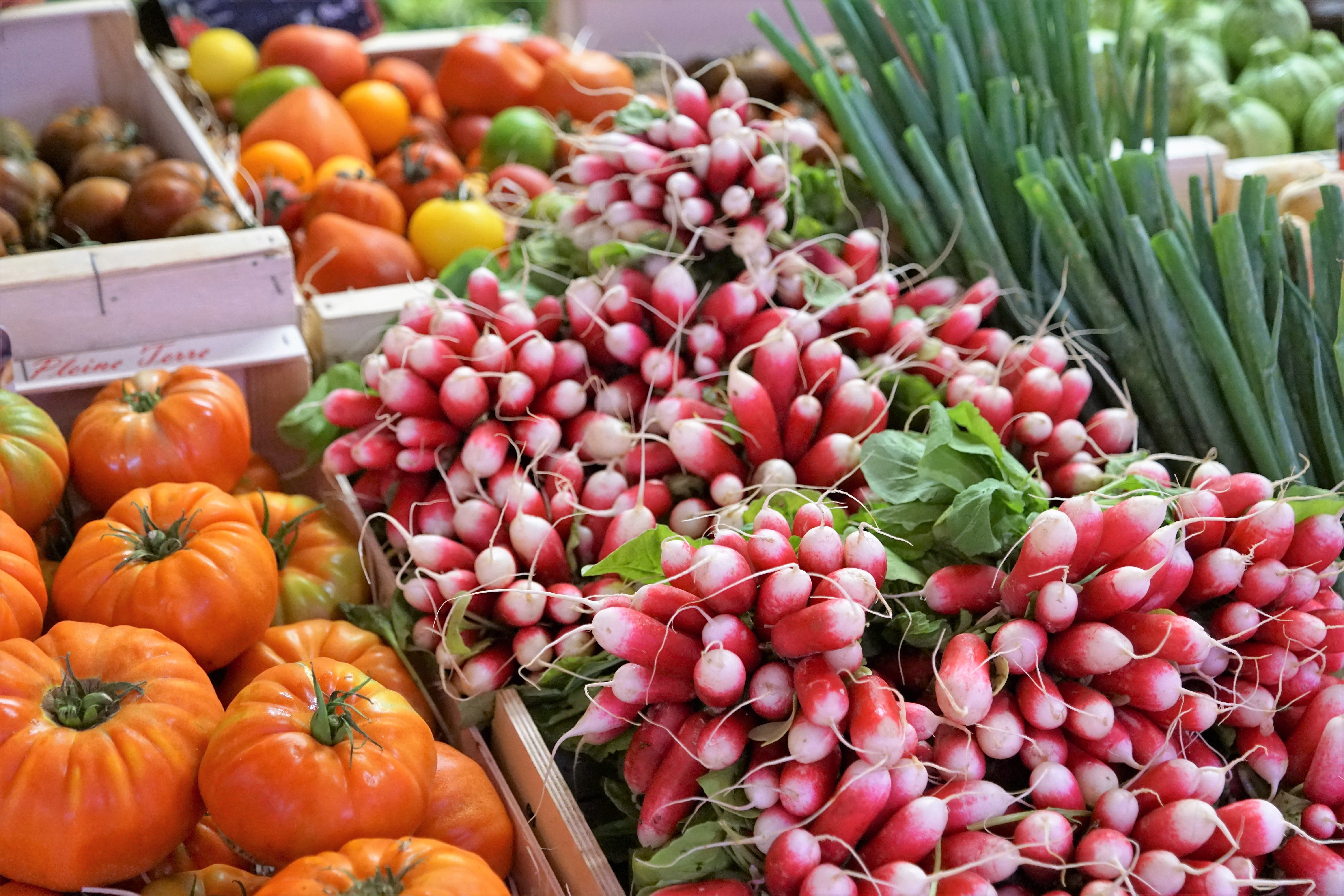 raw food, leek, nature, container, garden, large group of objects, vegetables, sale, food, design, wellbeing, healthy eating, way of life, service, market stall, HD Wallpaper