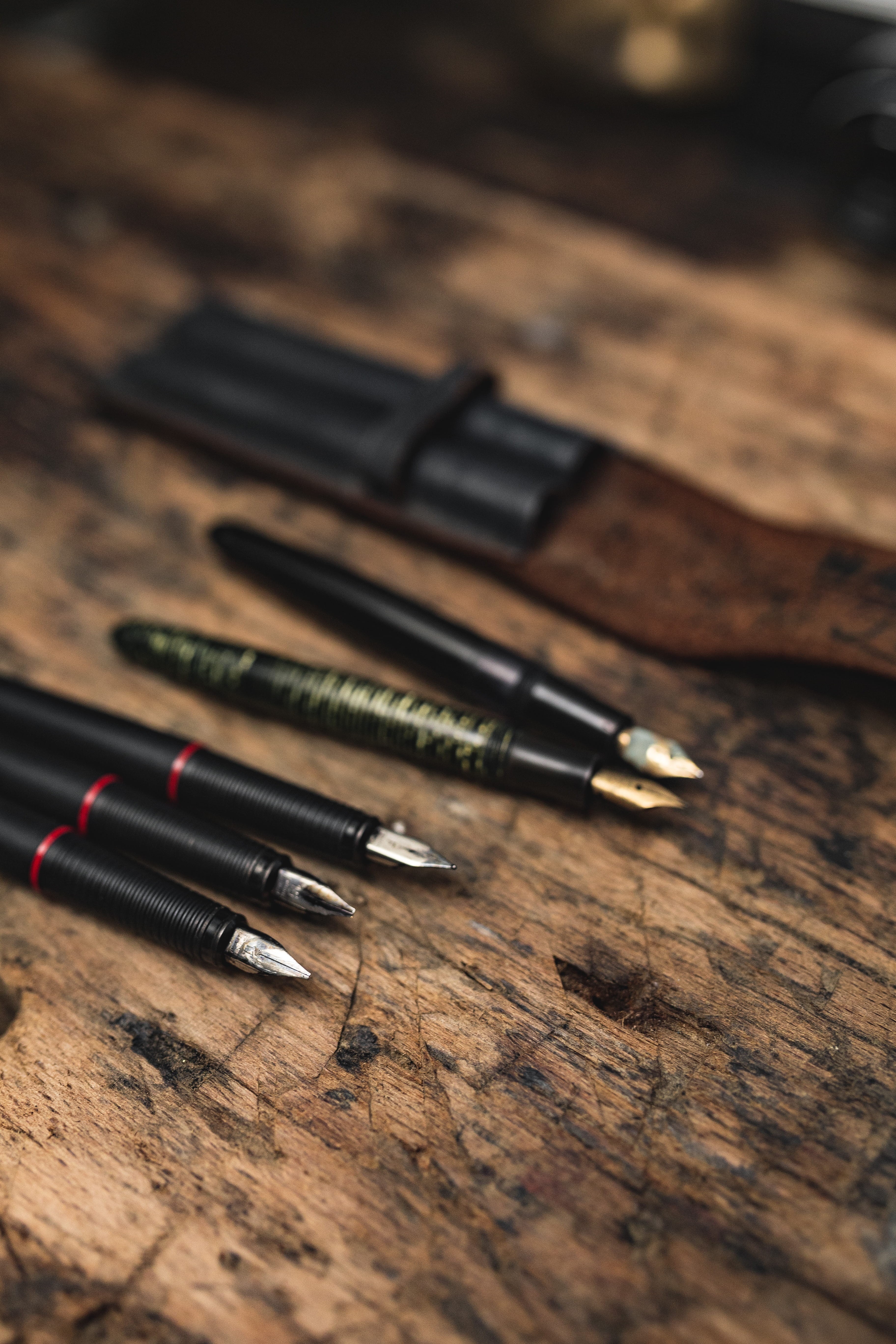 focus on foreground, view, foutain pen, pen, variation, antique, man made object, retro, metal, 5K, close-up, equipment, ink pen, writing instrument, high angle view, Phone HD Wallpaper