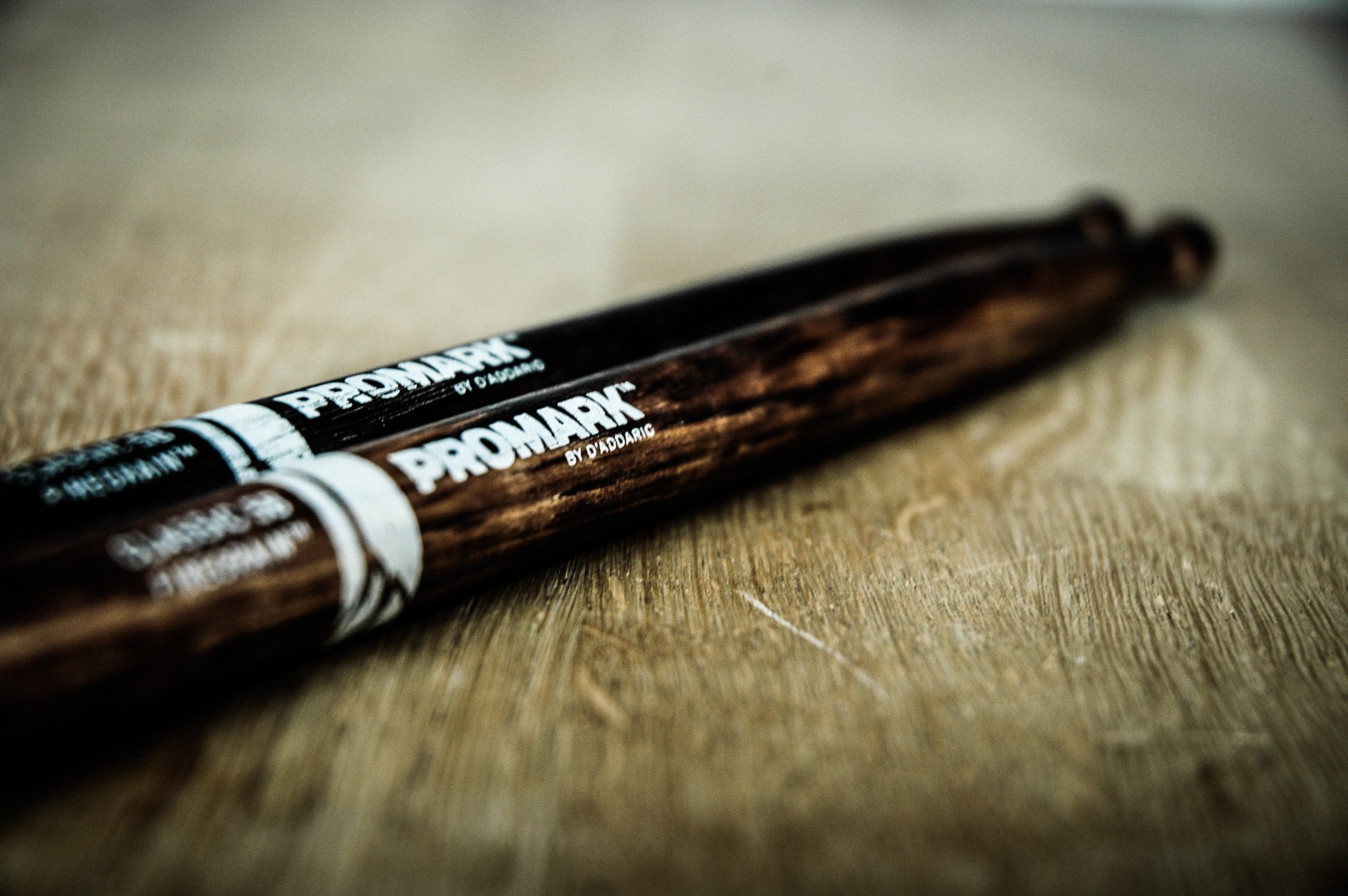 fountain pen, indoors, focus, studio shot, promark, brown, luxury, black, selective focus, nib, antique, drumstick, no people, writing instrument, still life, HD Wallpaper