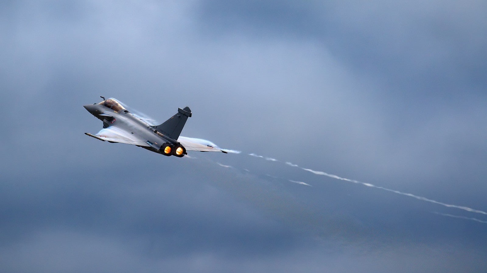 white, black, air forces, 720P, jet, fighter, dassault, airplane, forces, rafale, air, military, dassault rafale, HD Wallpaper