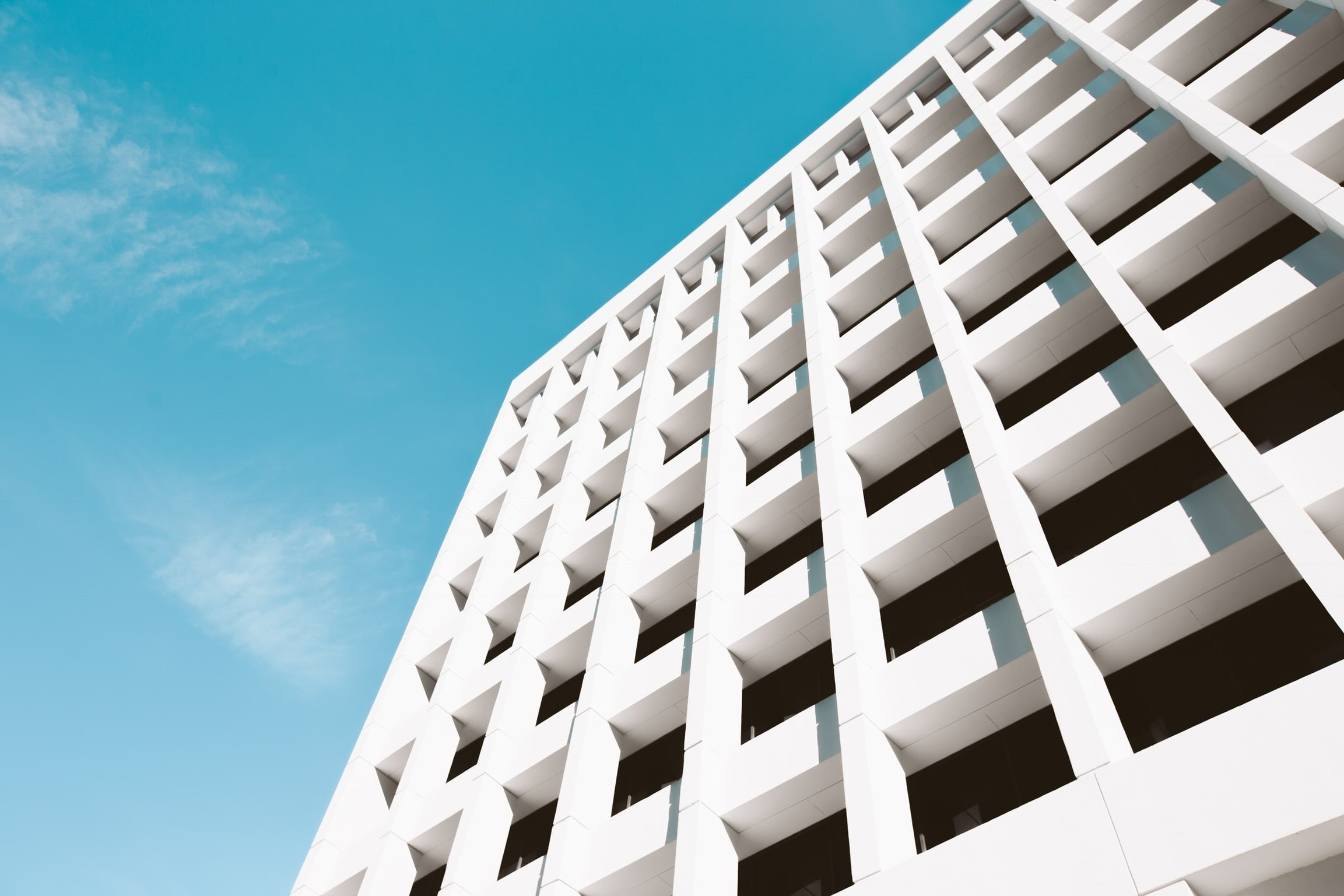day, office building exterior, building exterior, 1080P, modern, clear sky, building, no people, apartment, low angle view, architecture, sky, repetition, HD Wallpaper