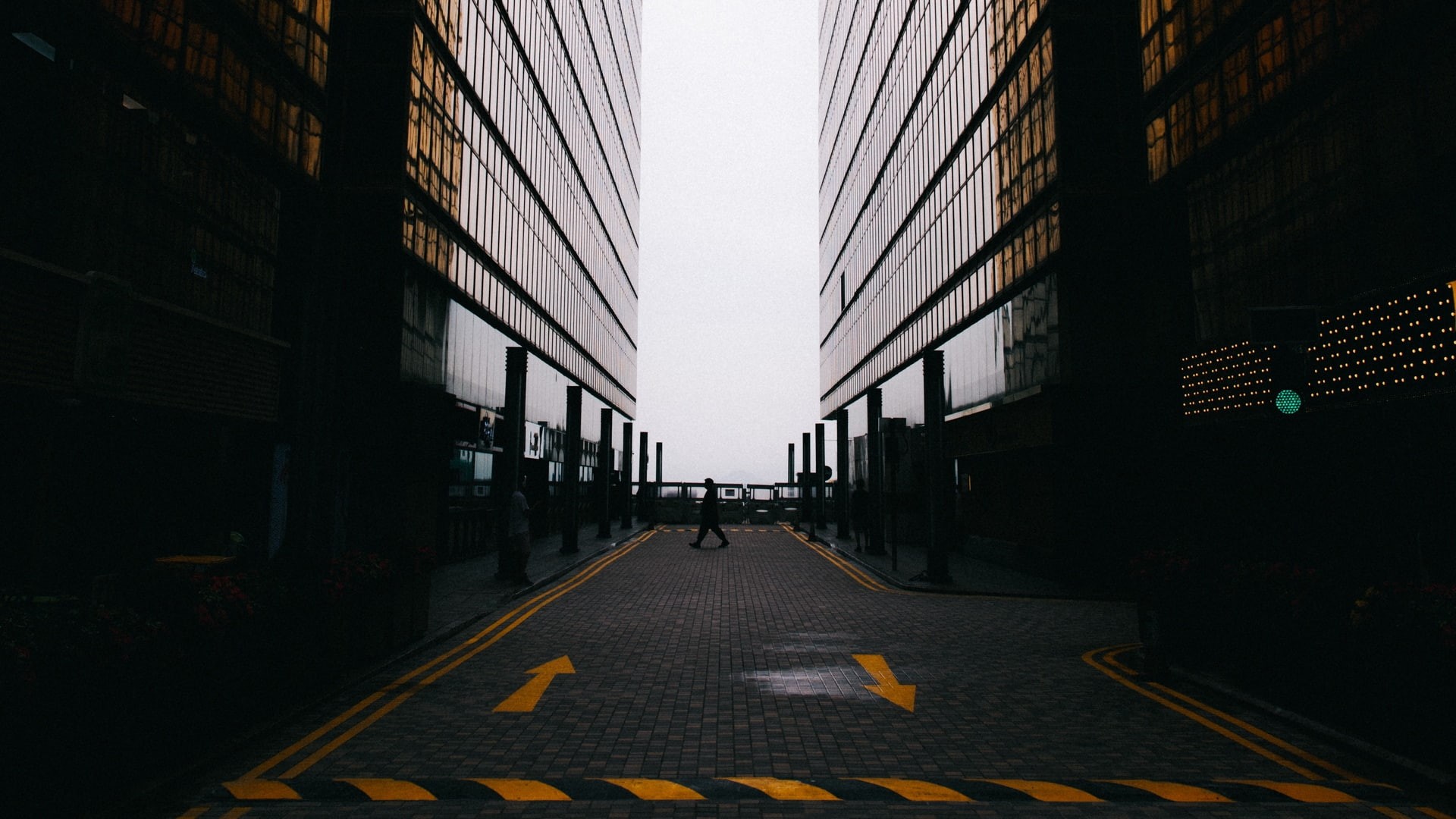 walking, pavements, 1080P, architecture, minimalism, building, dark, HD Wallpaper