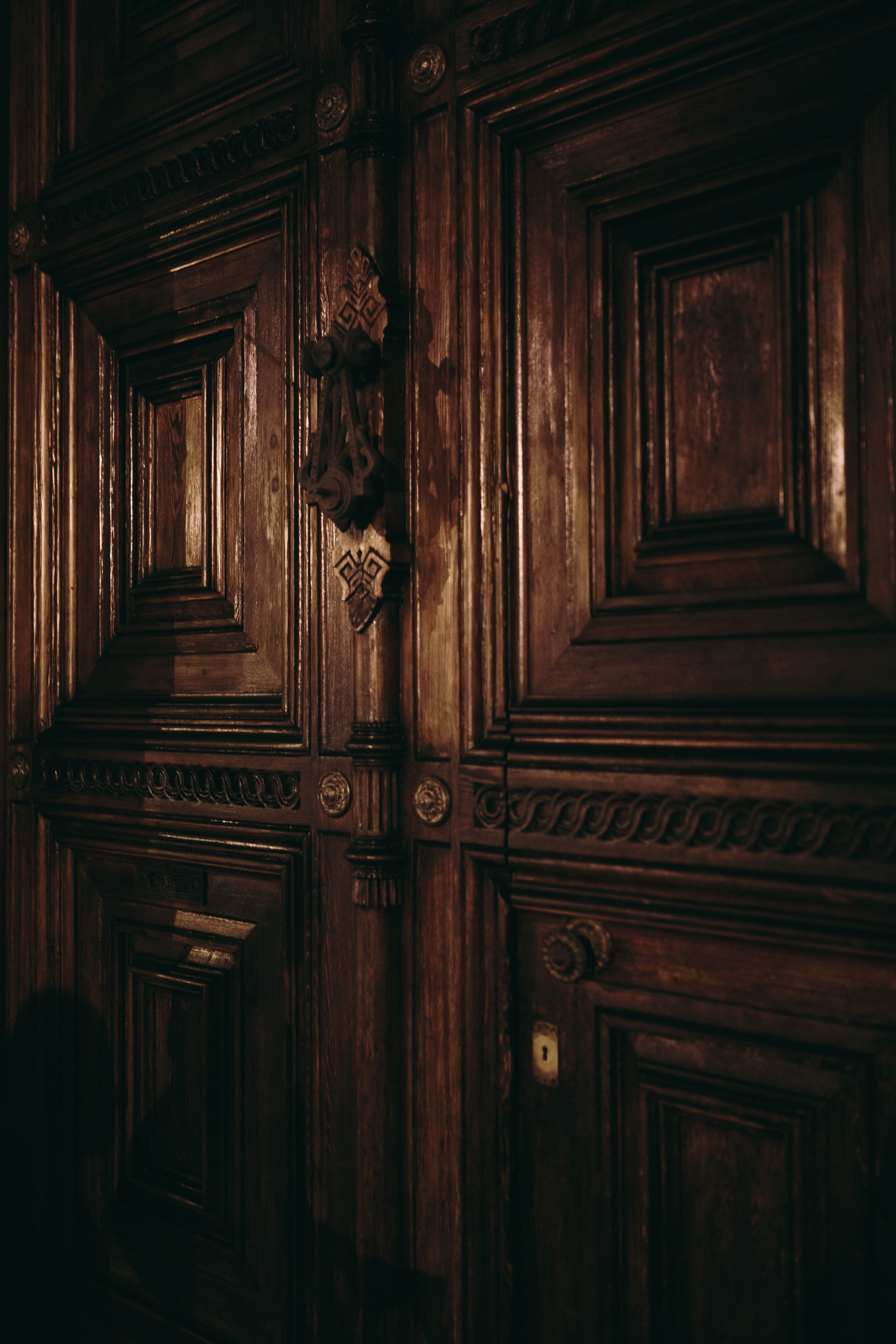 indoors, Spain, the past, barcelona, wooden, built structure, old, Barcelona, wood, door, entrance, brown, building, wood - Material, architecture And Buildings, Phone HD Wallpaper