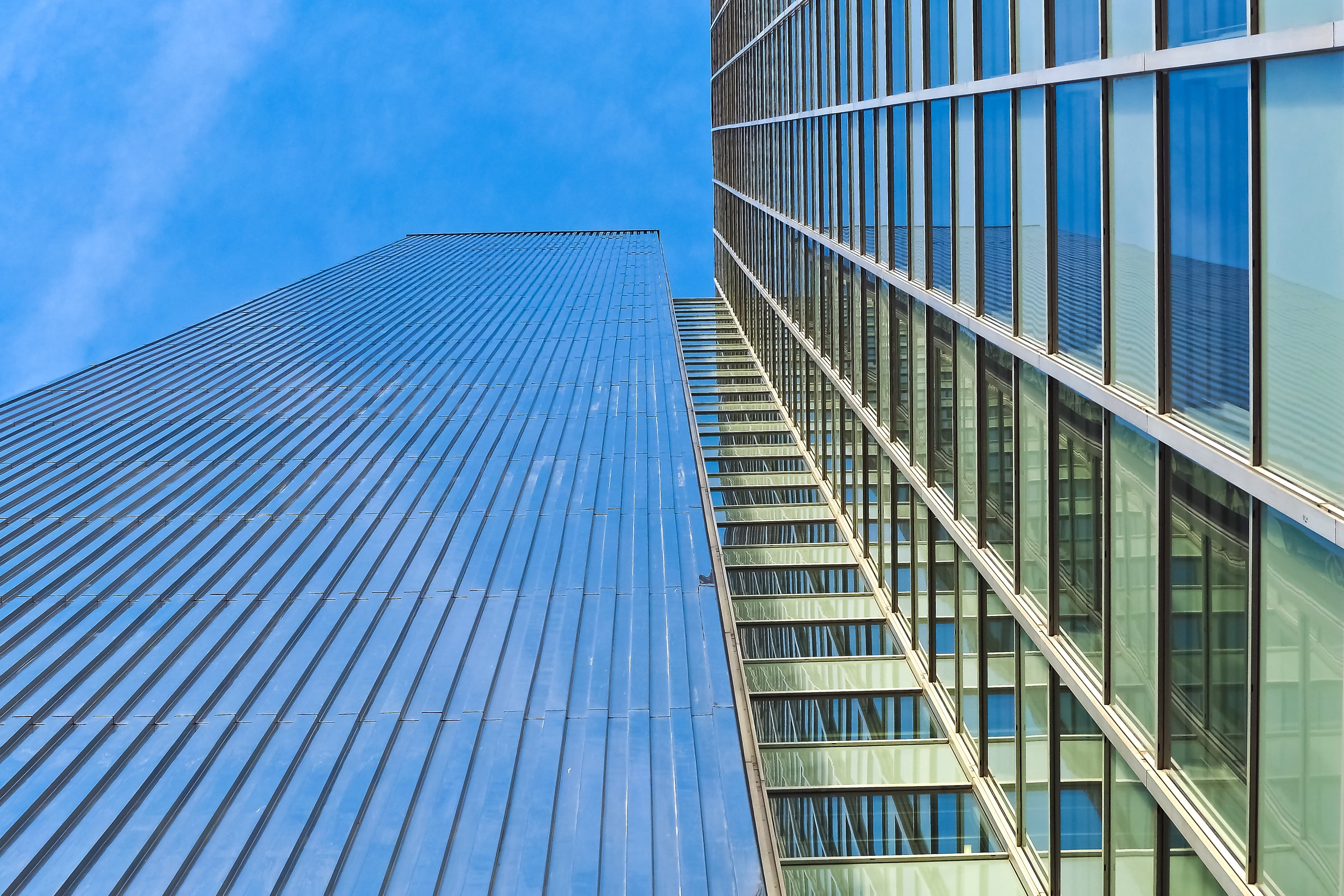 photography, office building, glass front, day, düsseldorf, tall - high, modern, high, clouds, light, sky, blue, downtown, outdoors, town center, business, HD Wallpaper