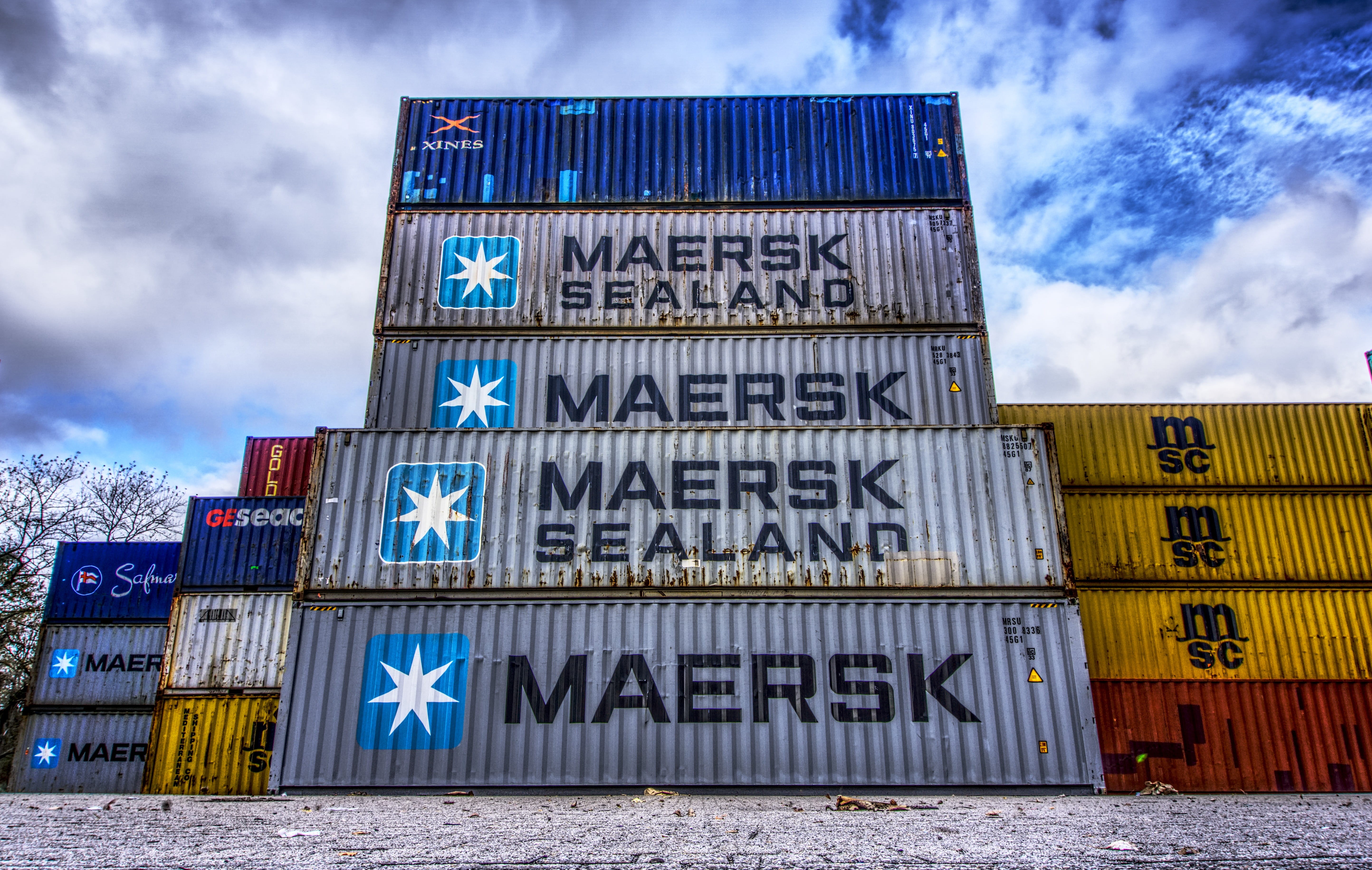 building exterior, cargo, cloud - sky, no people, architecture, city, western script, information, port, high dynamic range, building, clouds, container, HD Wallpaper