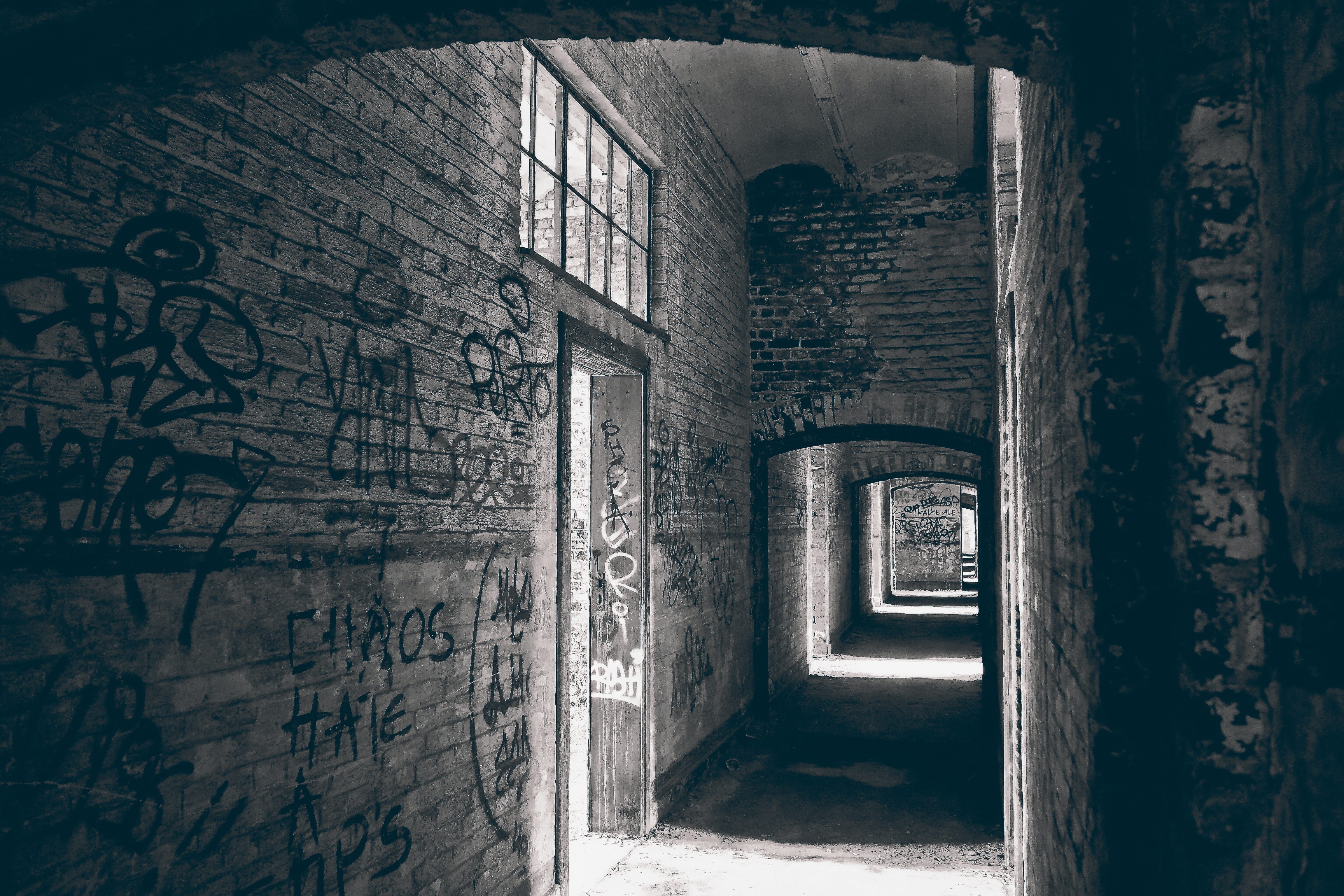 transience, wall - building feature, run-down, the past, ruined, architecture, mood, old, gloomy, shabby, dilapidated, past, funny, dark, built structure, HD Wallpaper